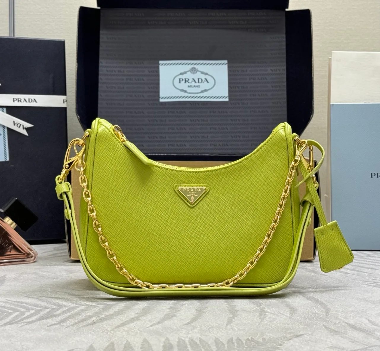 Сумки На Ремне Женские Prada 11788412