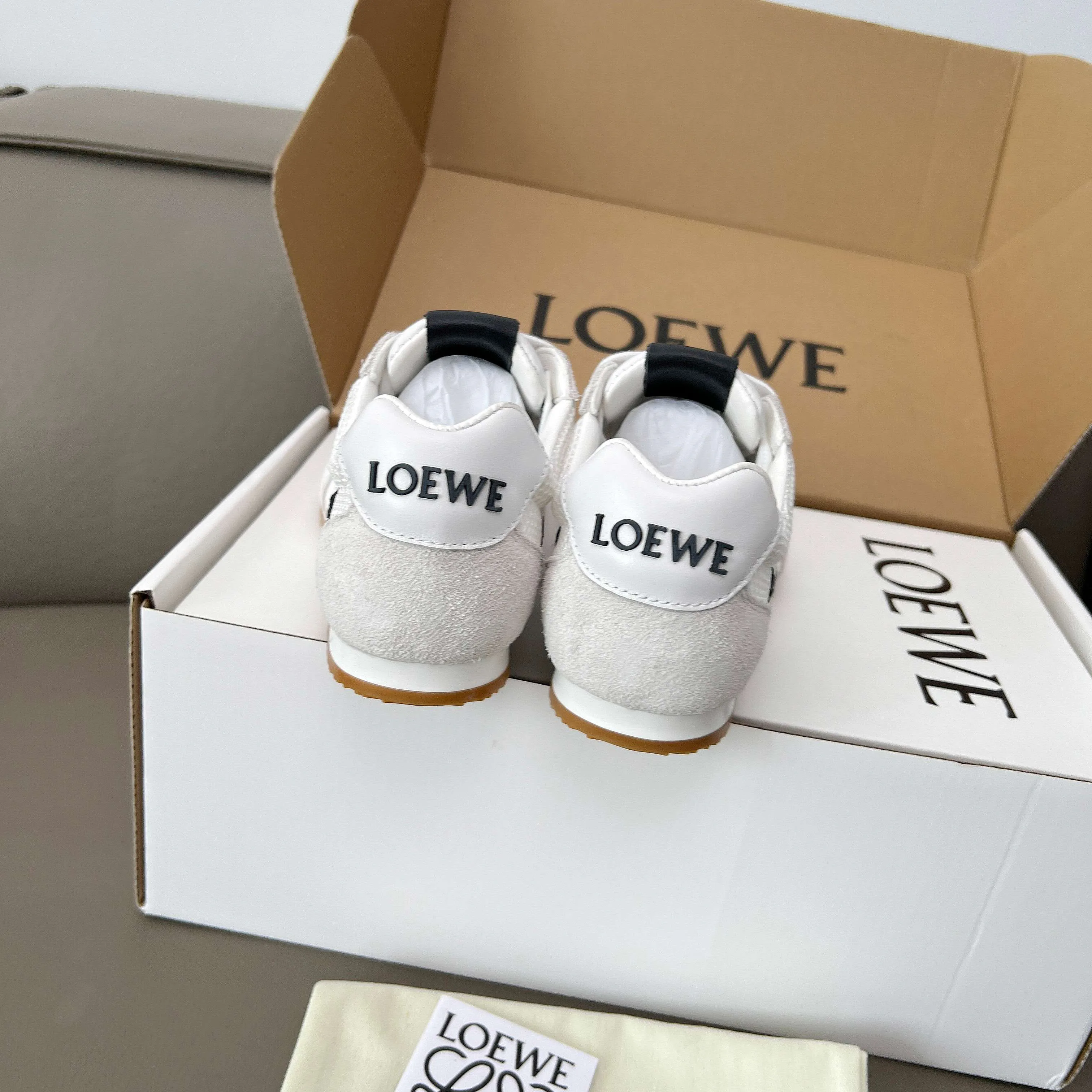 Кроссовки Женские Loewe 18011186