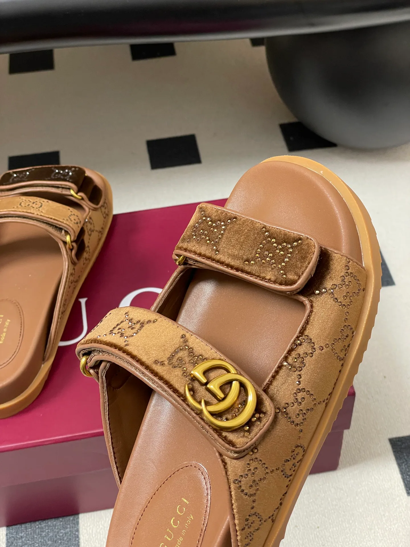 Сандалии Женские Gucci 11777354