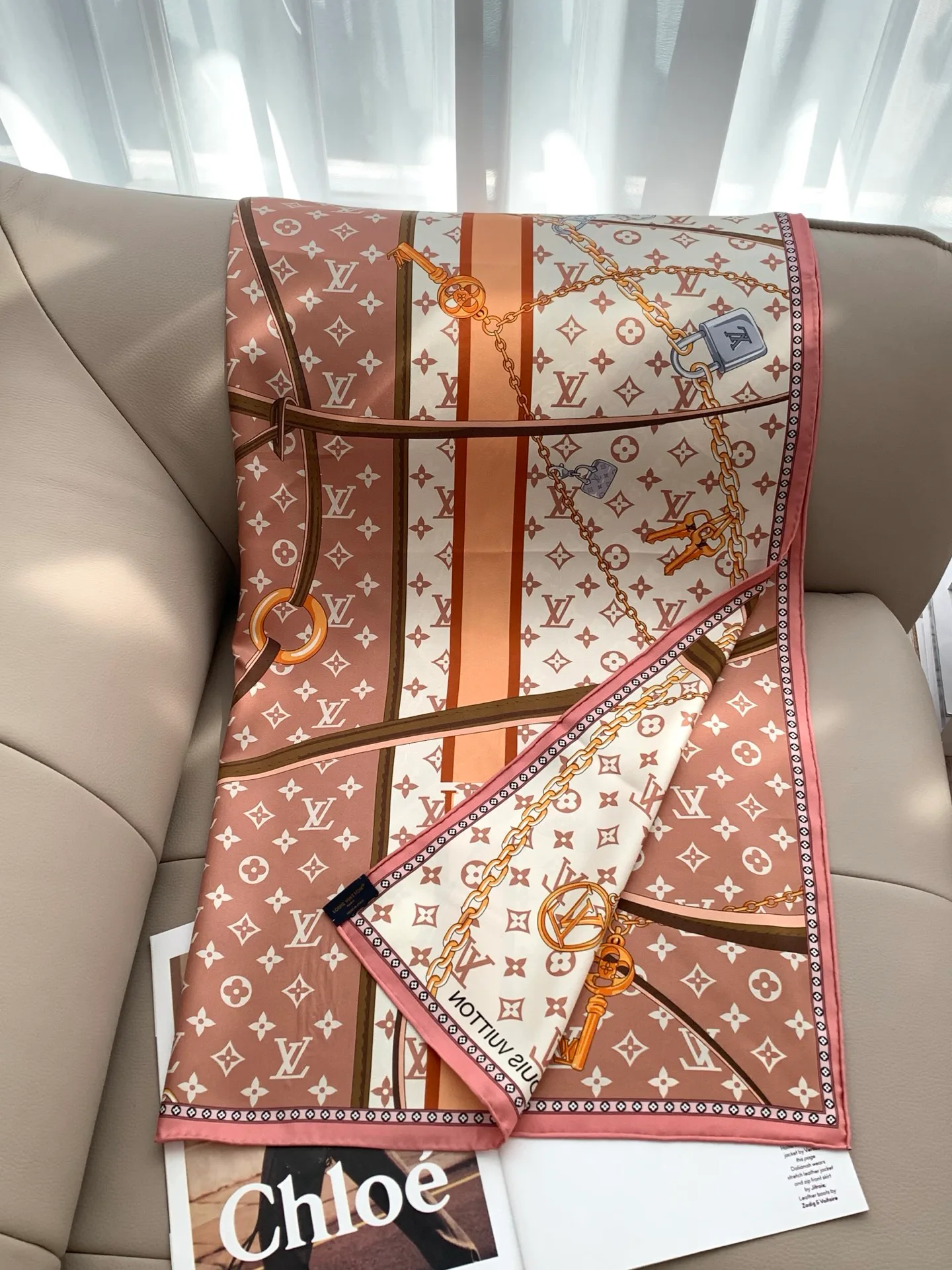 Платки Louis Vuitton 18675539