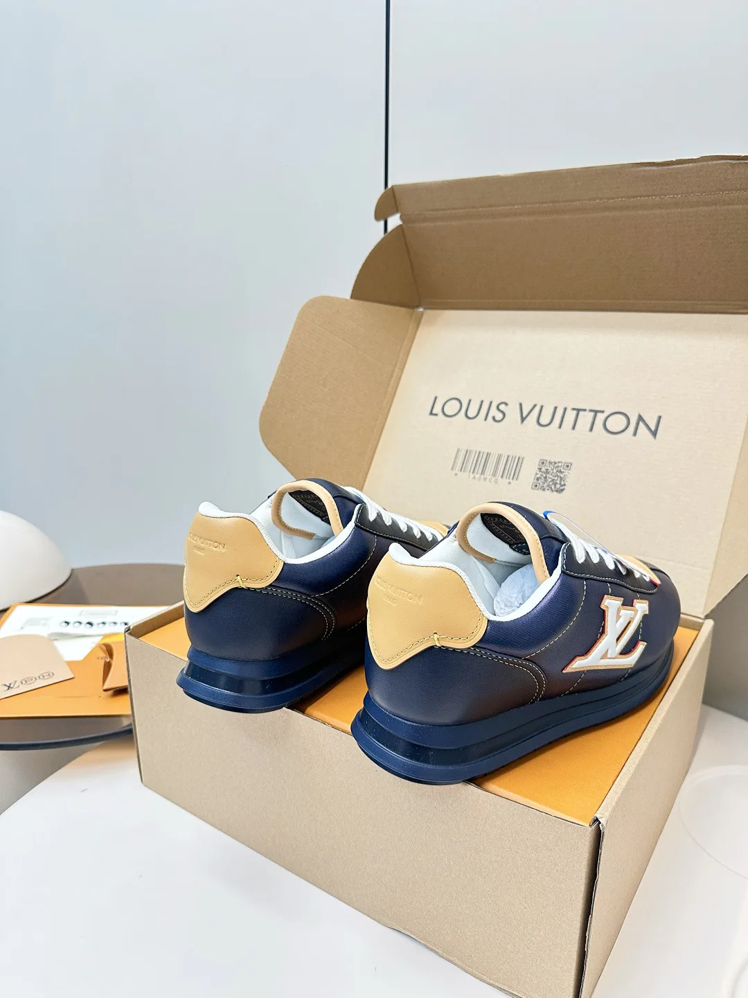 Кроссовки Женские Louis Vuitton 4948540