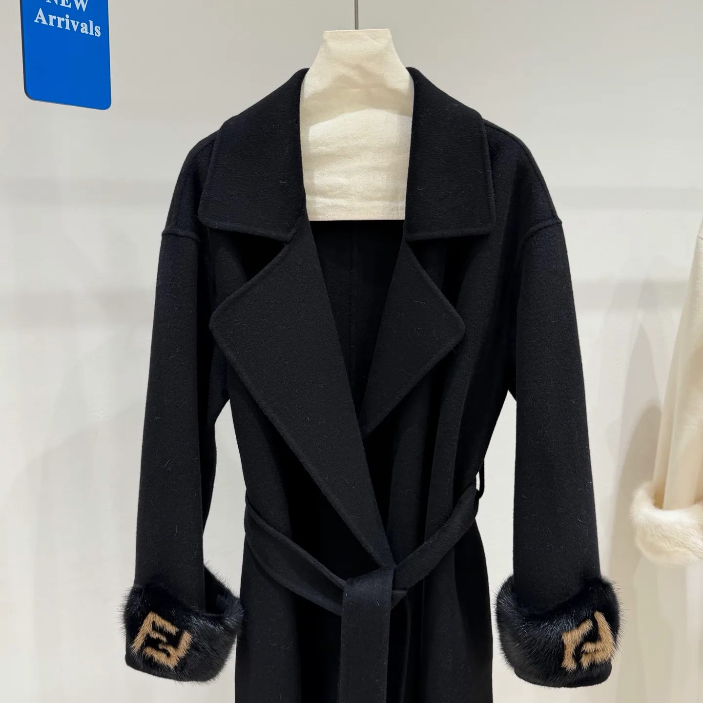 Пальто Женские Fendi 18701575
