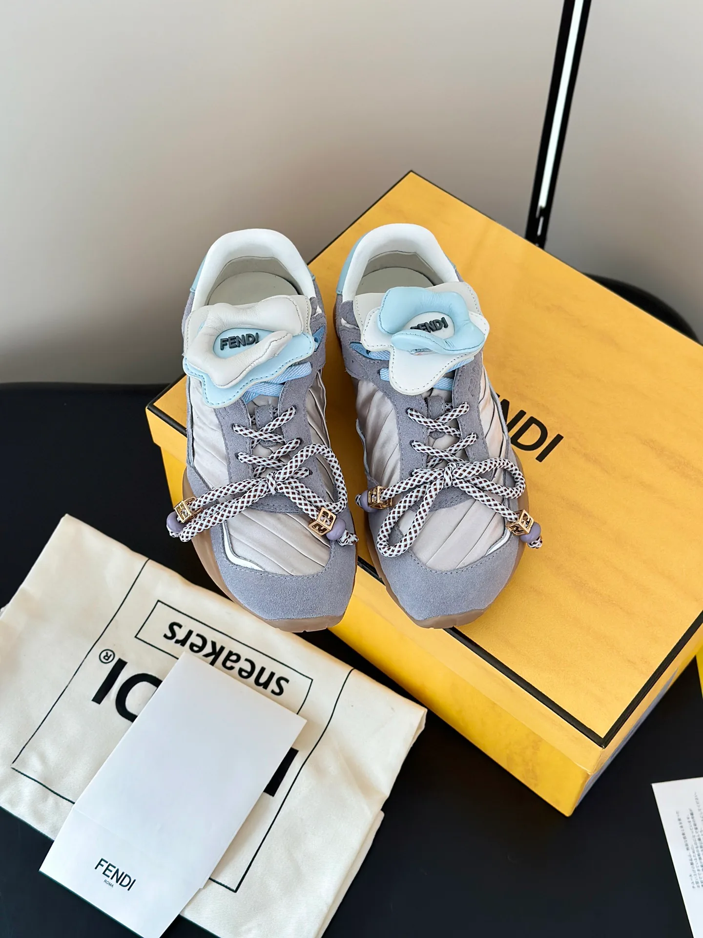 Кроссовки Женские Fendi 11886718