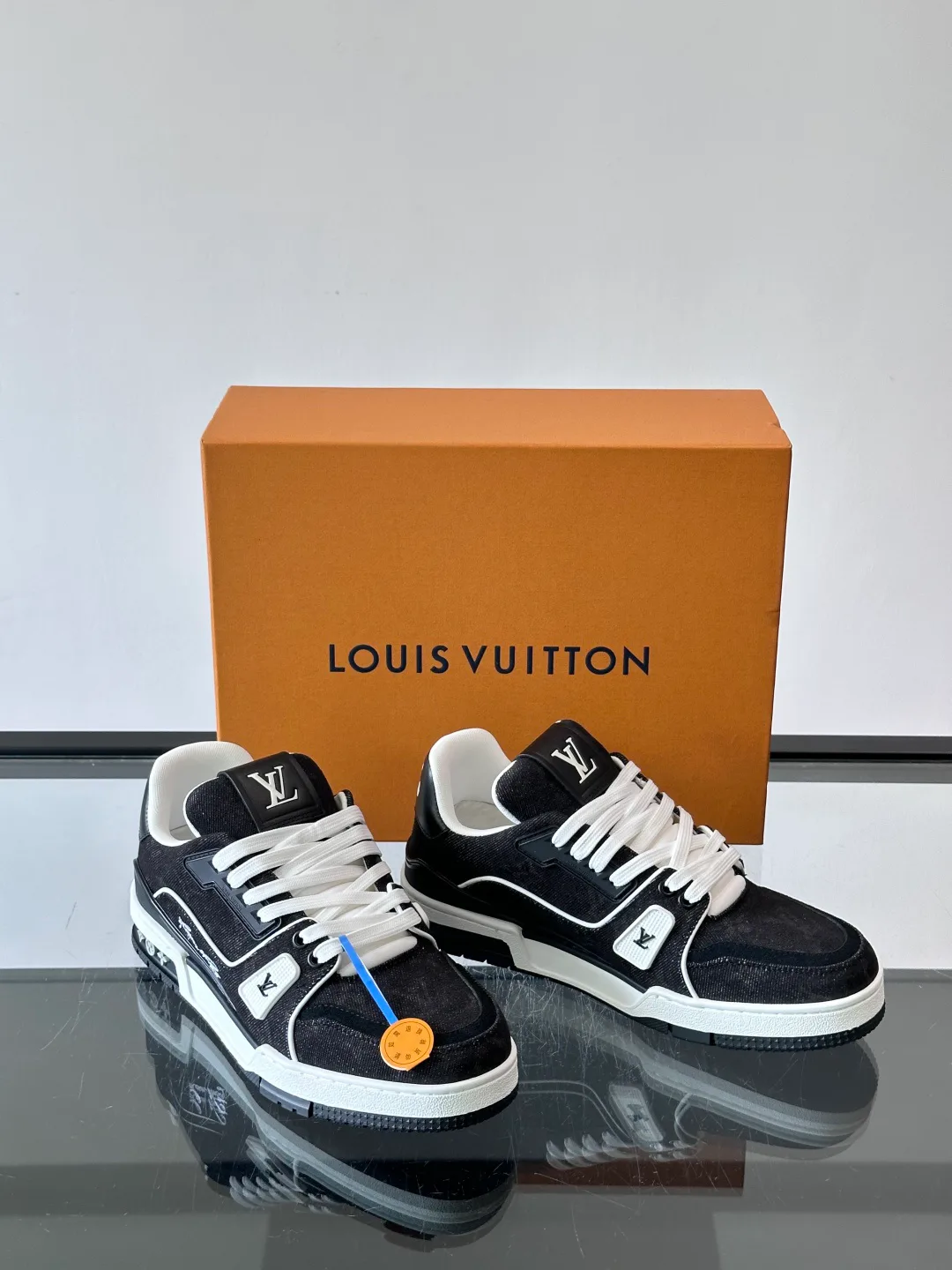 Кроссовки Женские Louis Vuitton 18297327