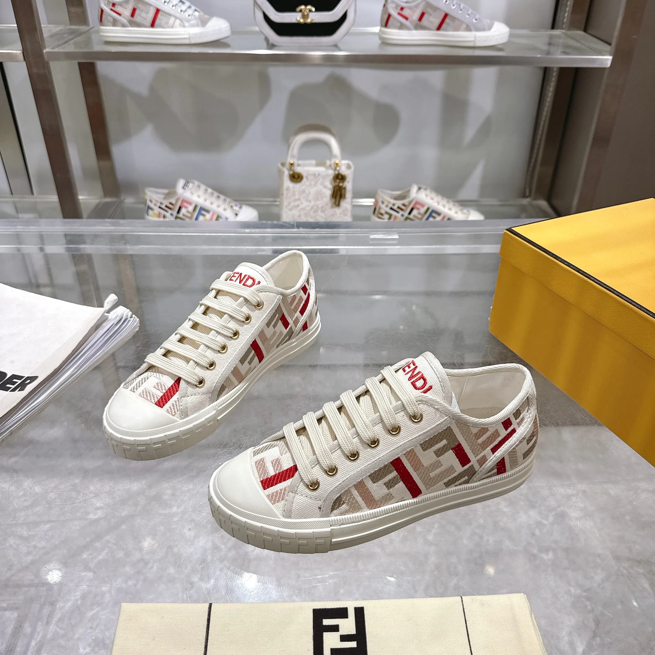 Кроссовки Женские Fendi 12865167