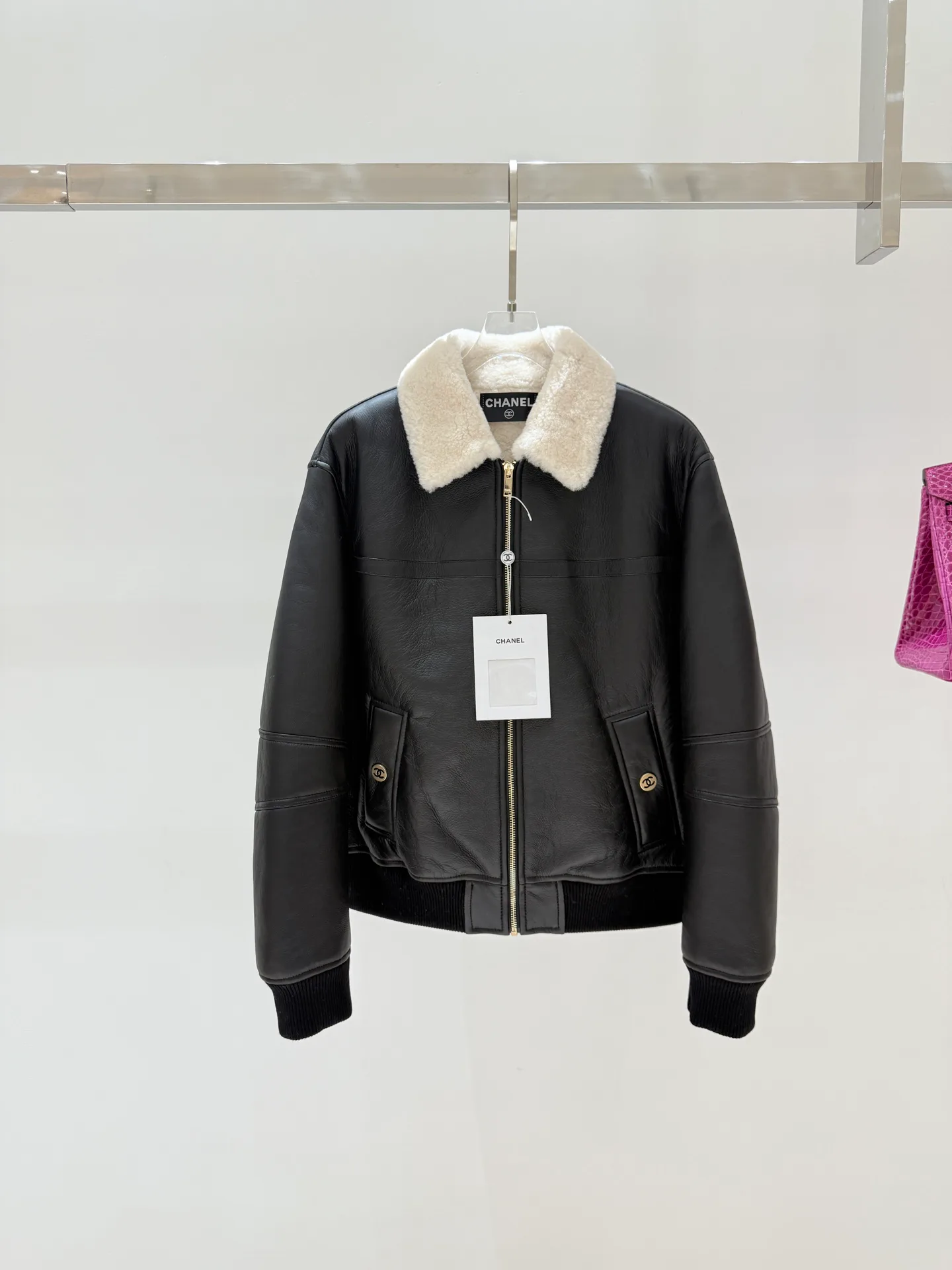 Кожаные Куртки И Дублёнки Женские Chanel 17943292