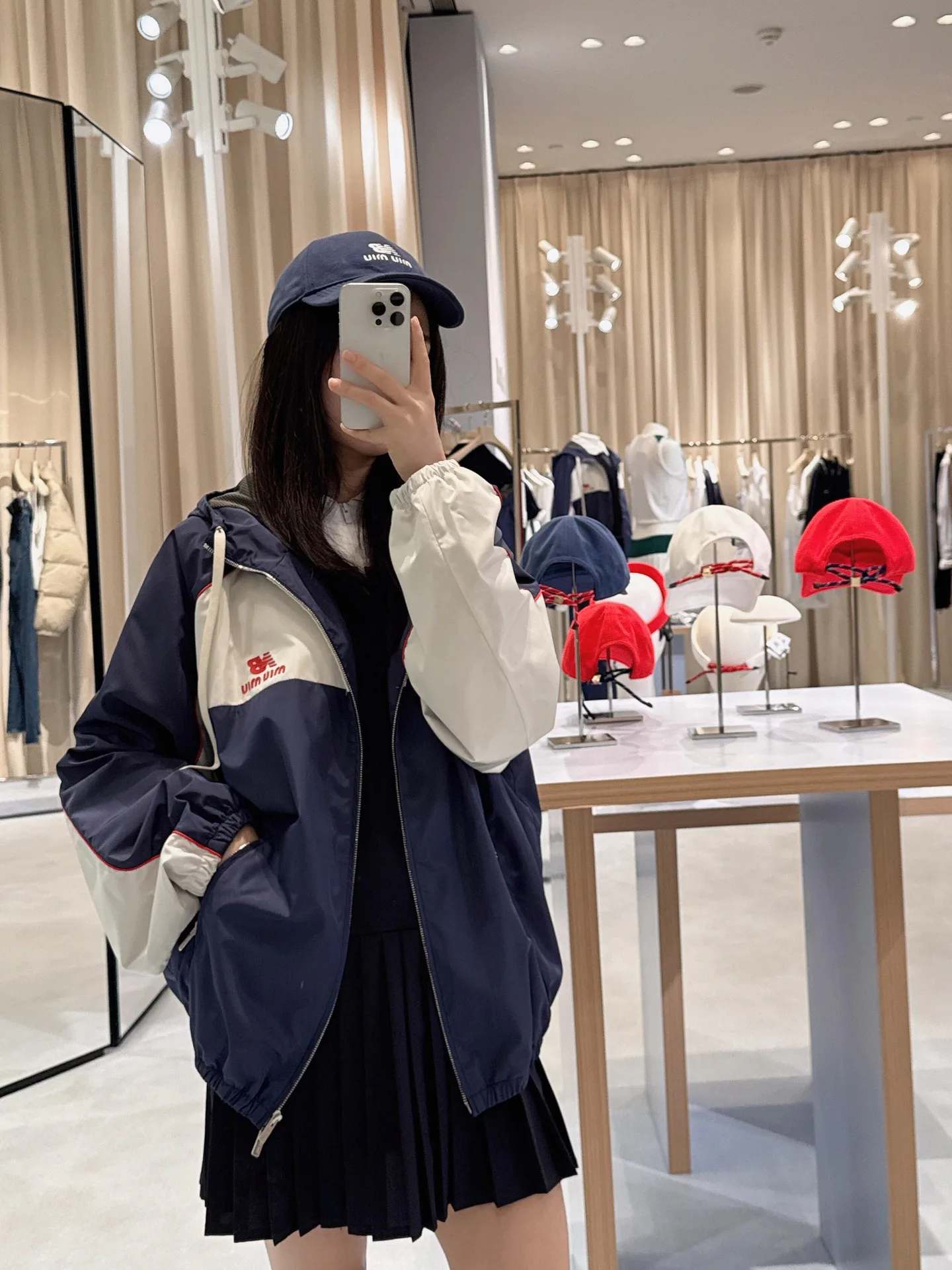 Куртки И Пуховики Женские New Balance 785770