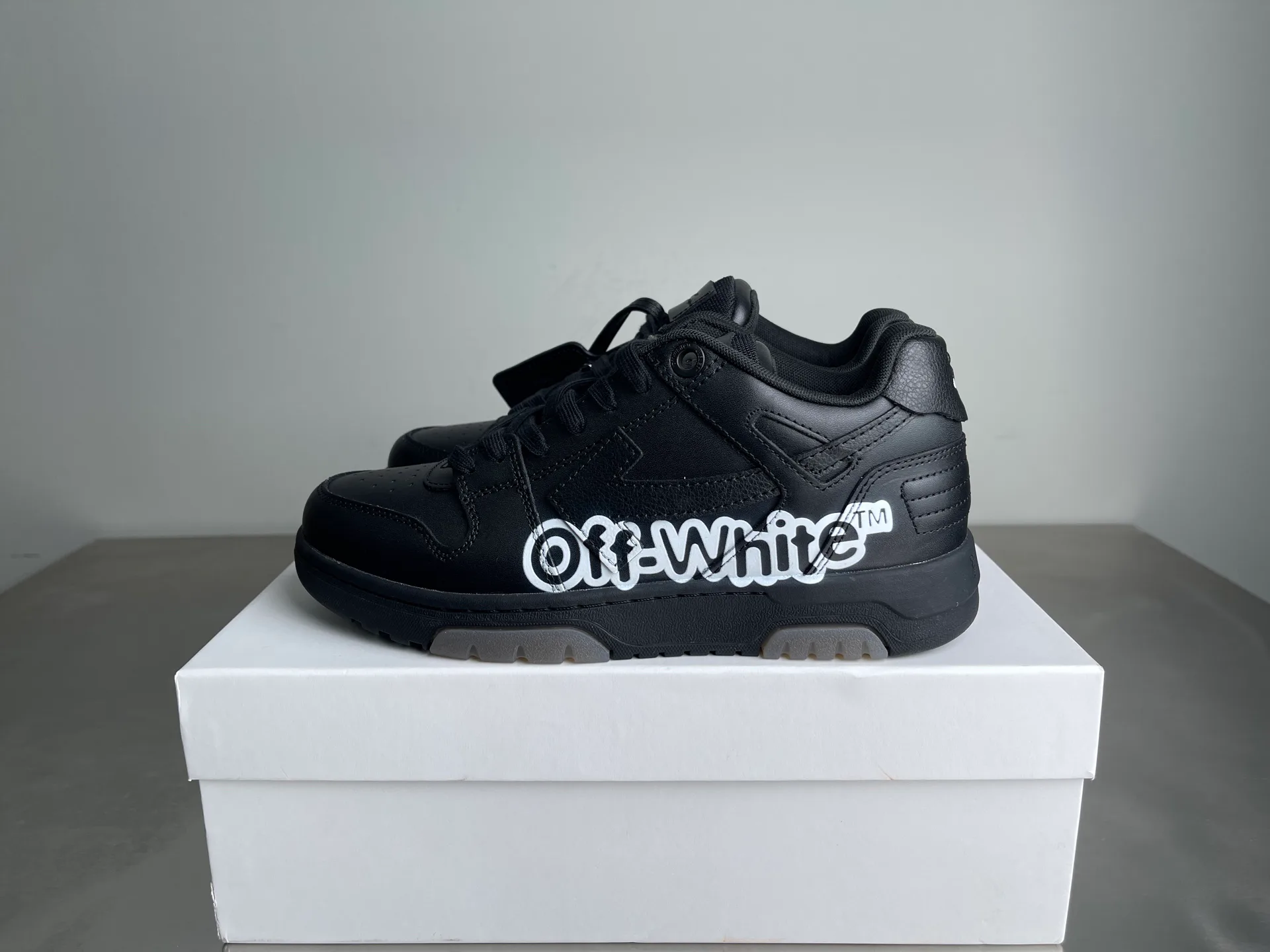 Кроссовки Женские Off-White 5279352