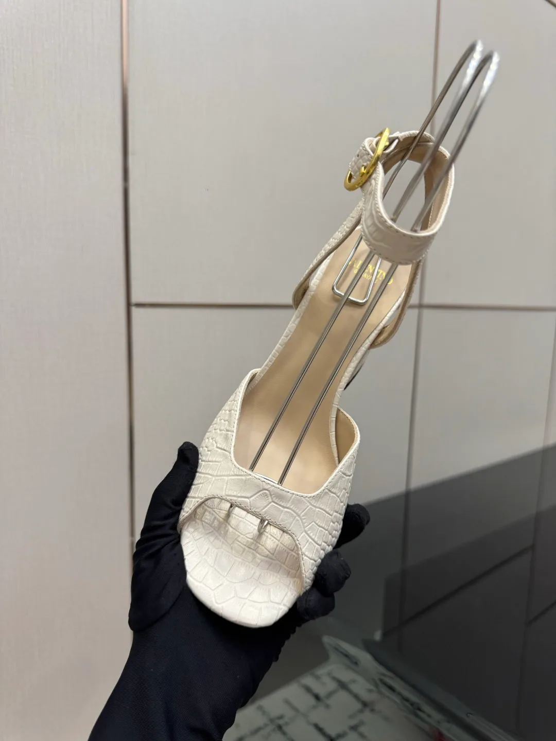 Босоножки Женские Valentino 18048994
