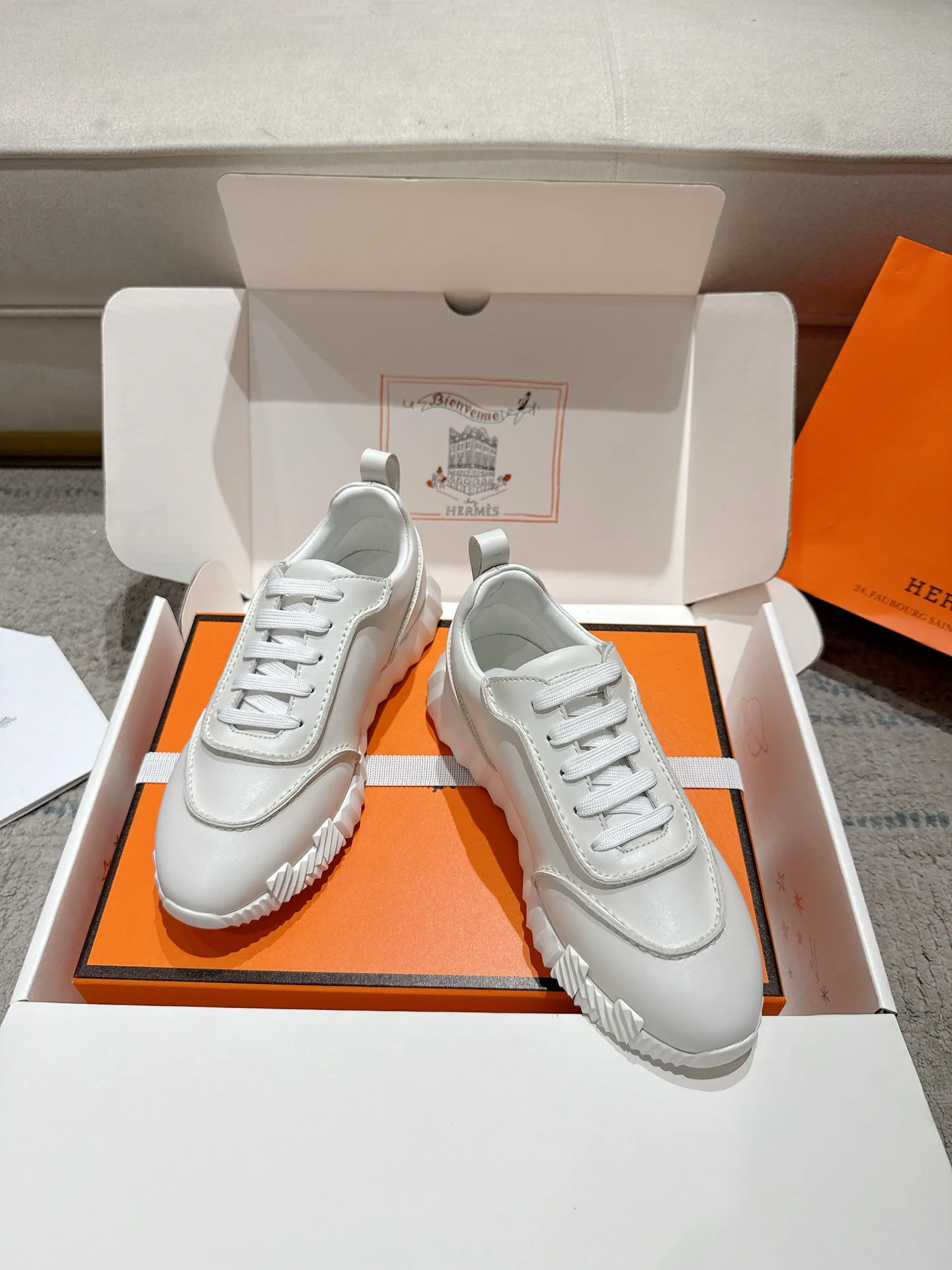 Кроссовки Женские Hermes 17467526