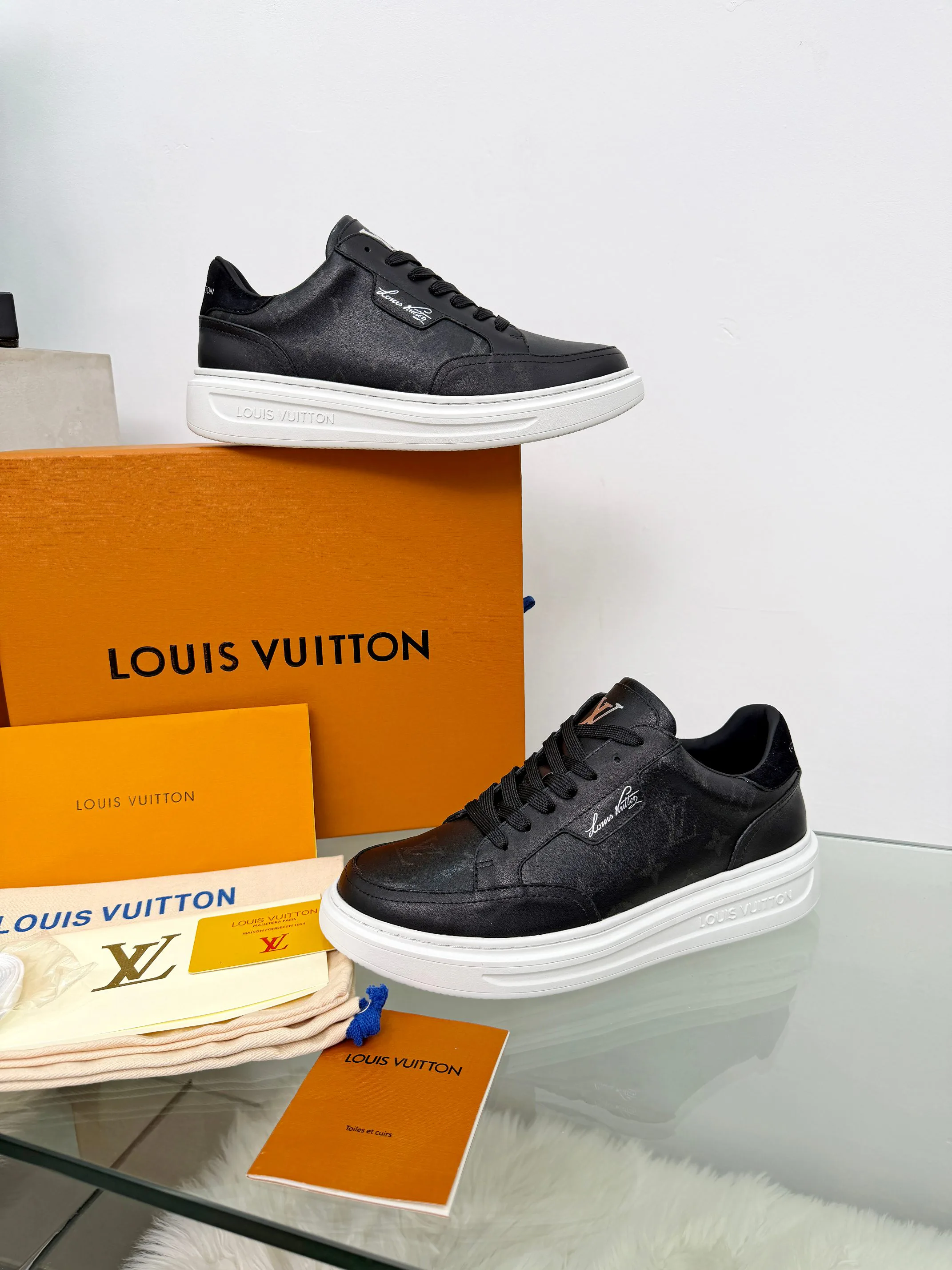 Кроссовки Мужские Louis Vuitton 19783729