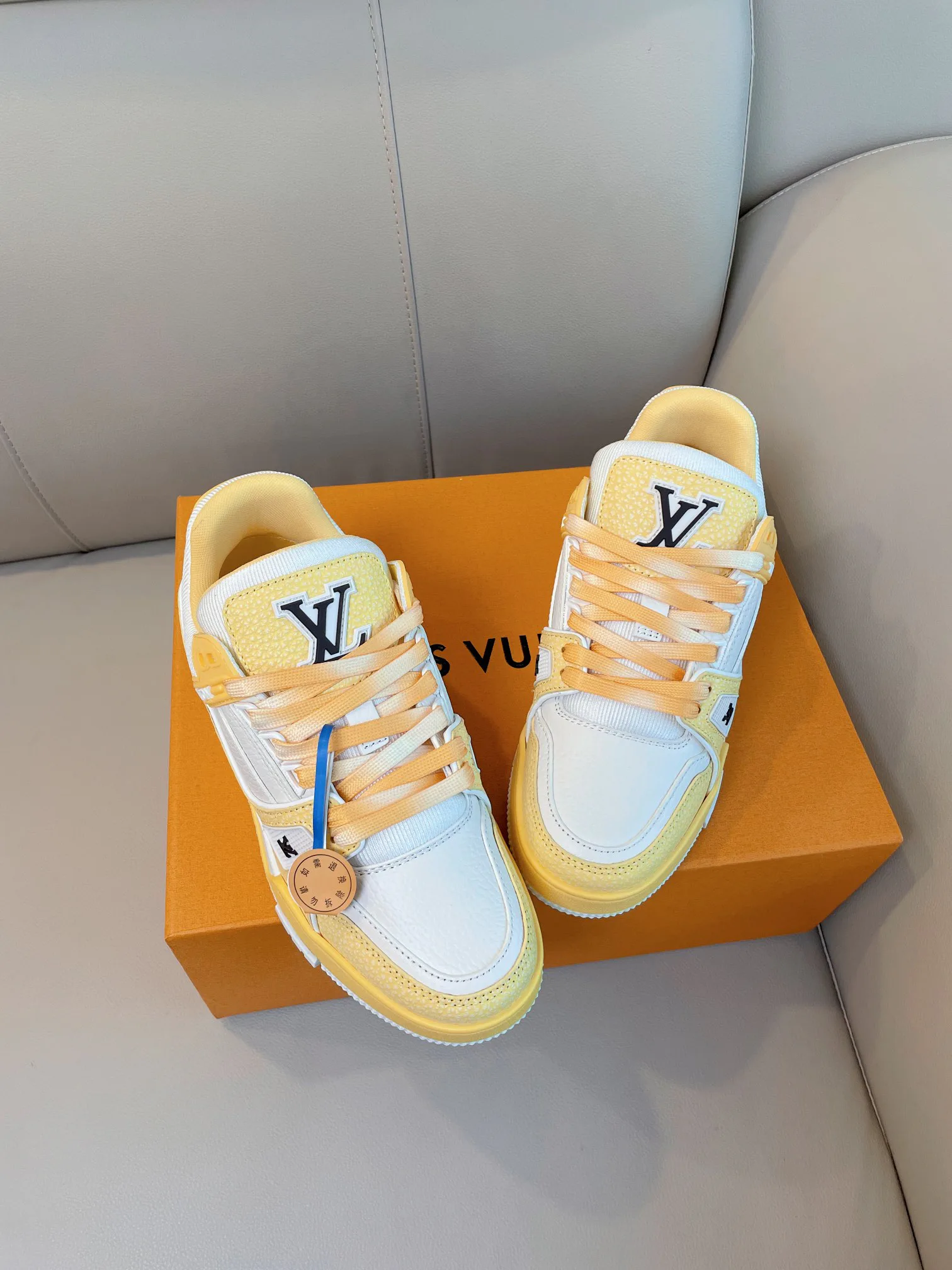 Кроссовки Женские Louis Vuitton 18325