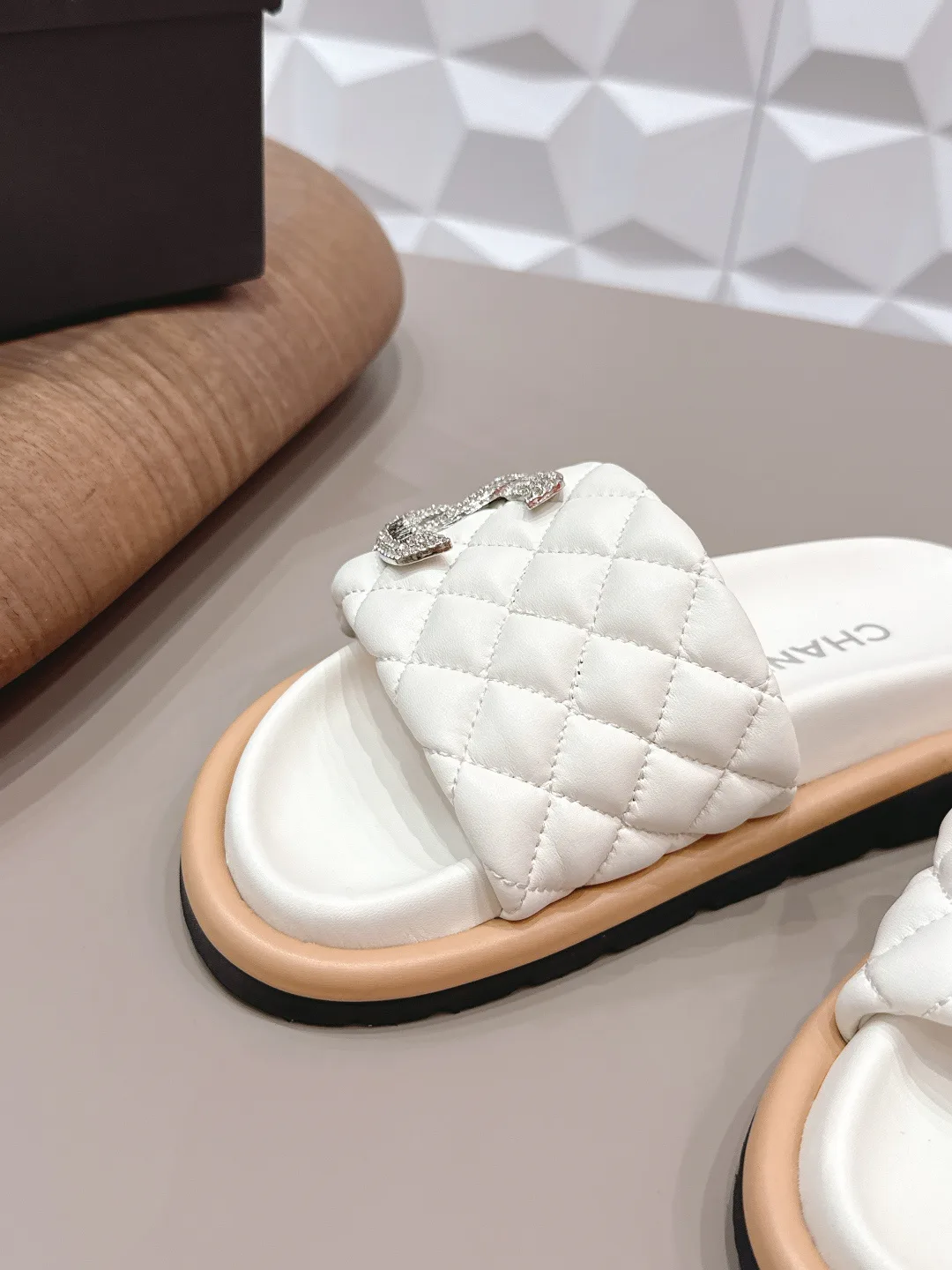 Шлепанцы Женские Chanel 1818767