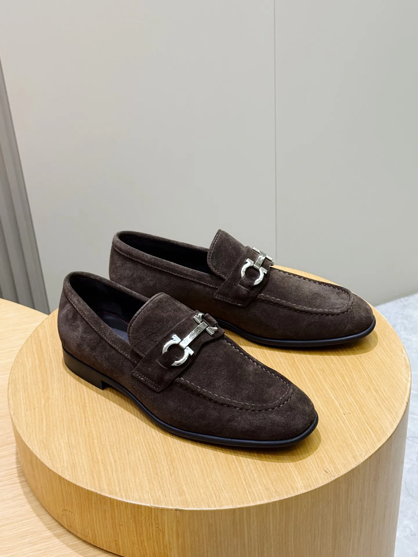 Лоферы И Туфли Мужские Salvatore Ferragamo 18101484