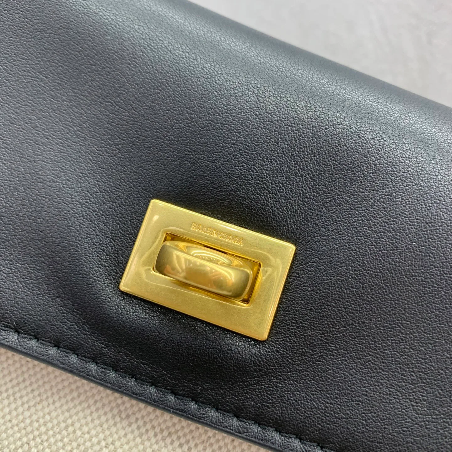 Классические Сумки Женские Balenciaga 18136004