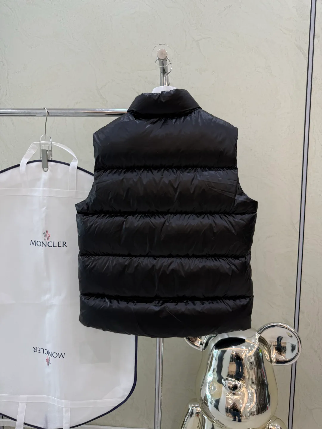 Жилеты Женские Moncler 18052717
