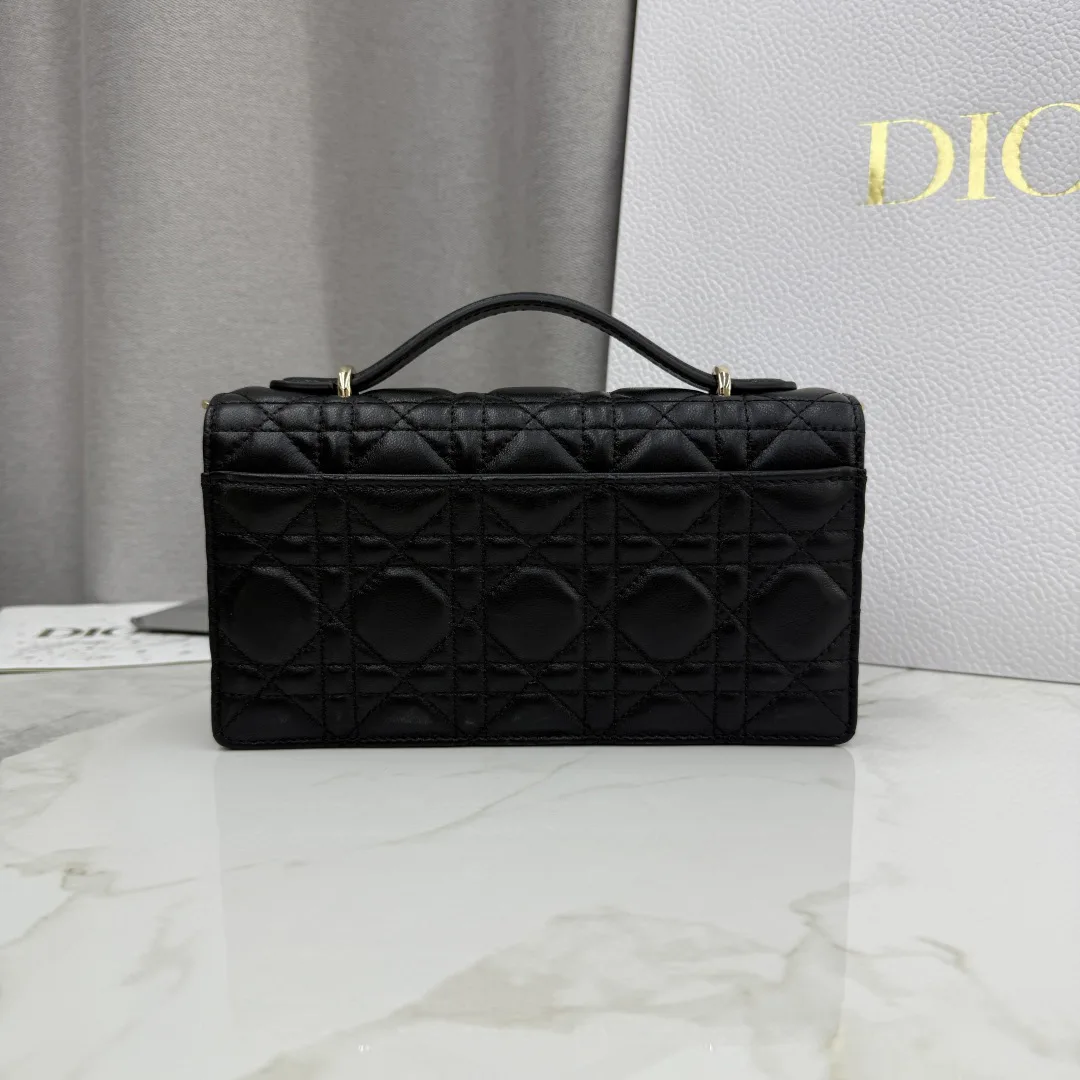 Классические Сумки Женские Christian Dior 12594757