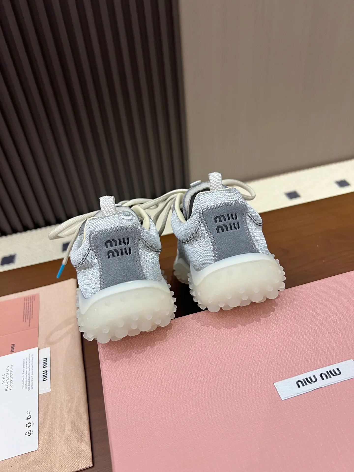 Кроссовки Женские Miu Miu 17968604