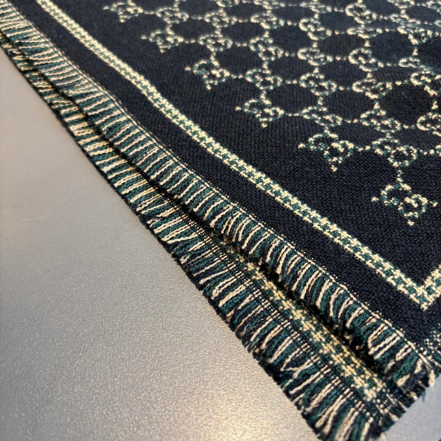 Шарфы Gucci 257047