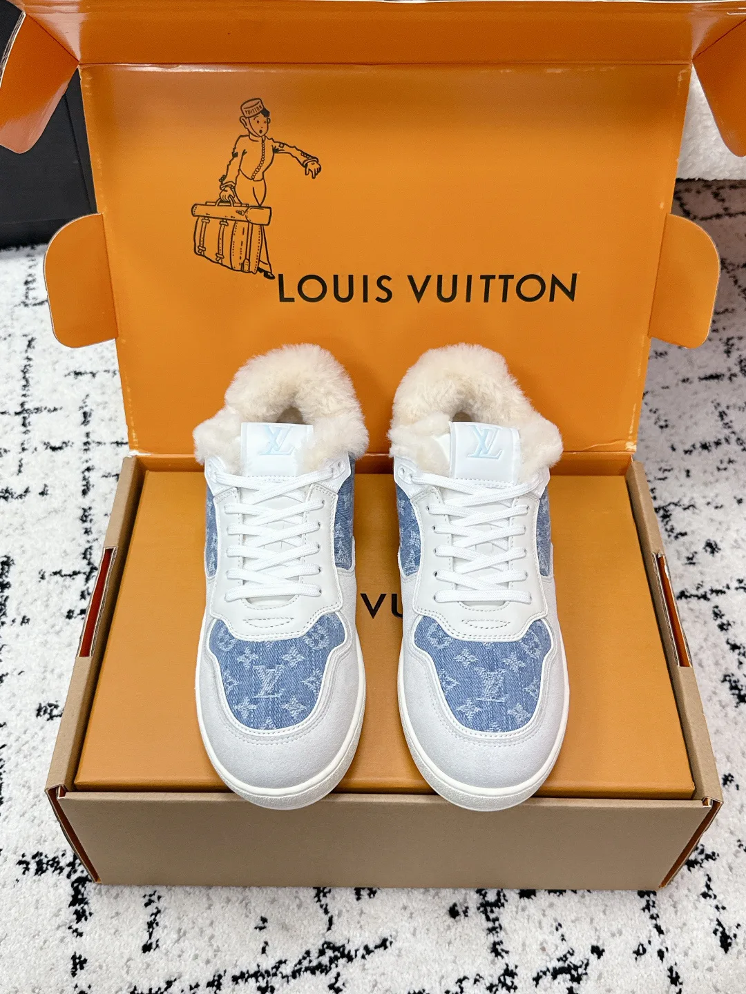 Кроссовки Женские Louis Vuitton 860620