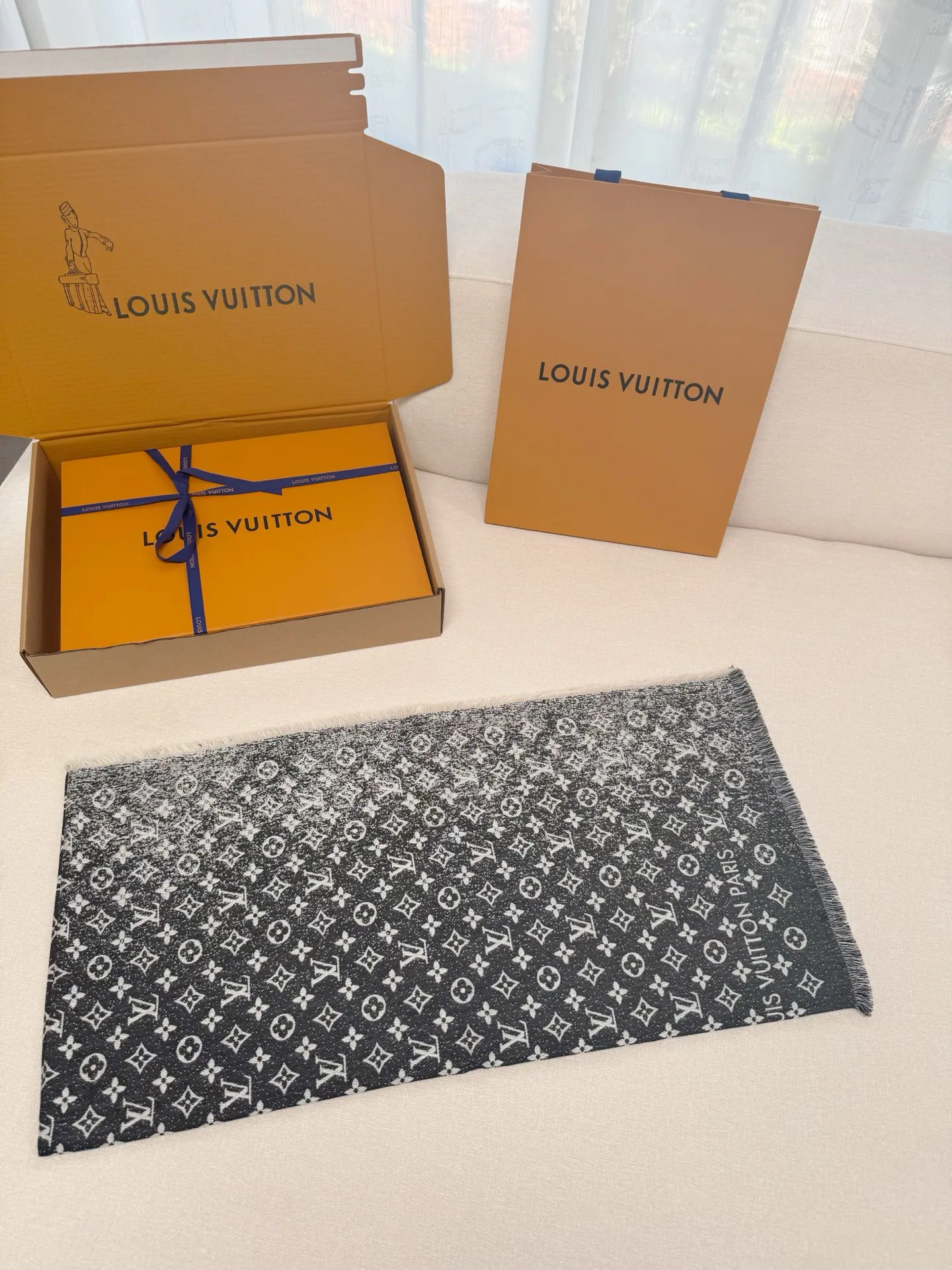 Шарфы Louis Vuitton 437762