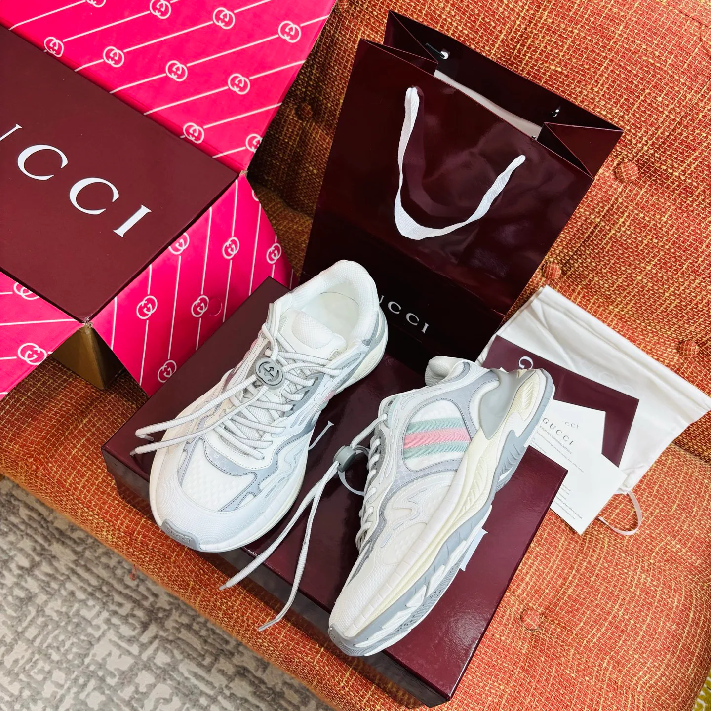 Кроссовки Женские Gucci 18039612