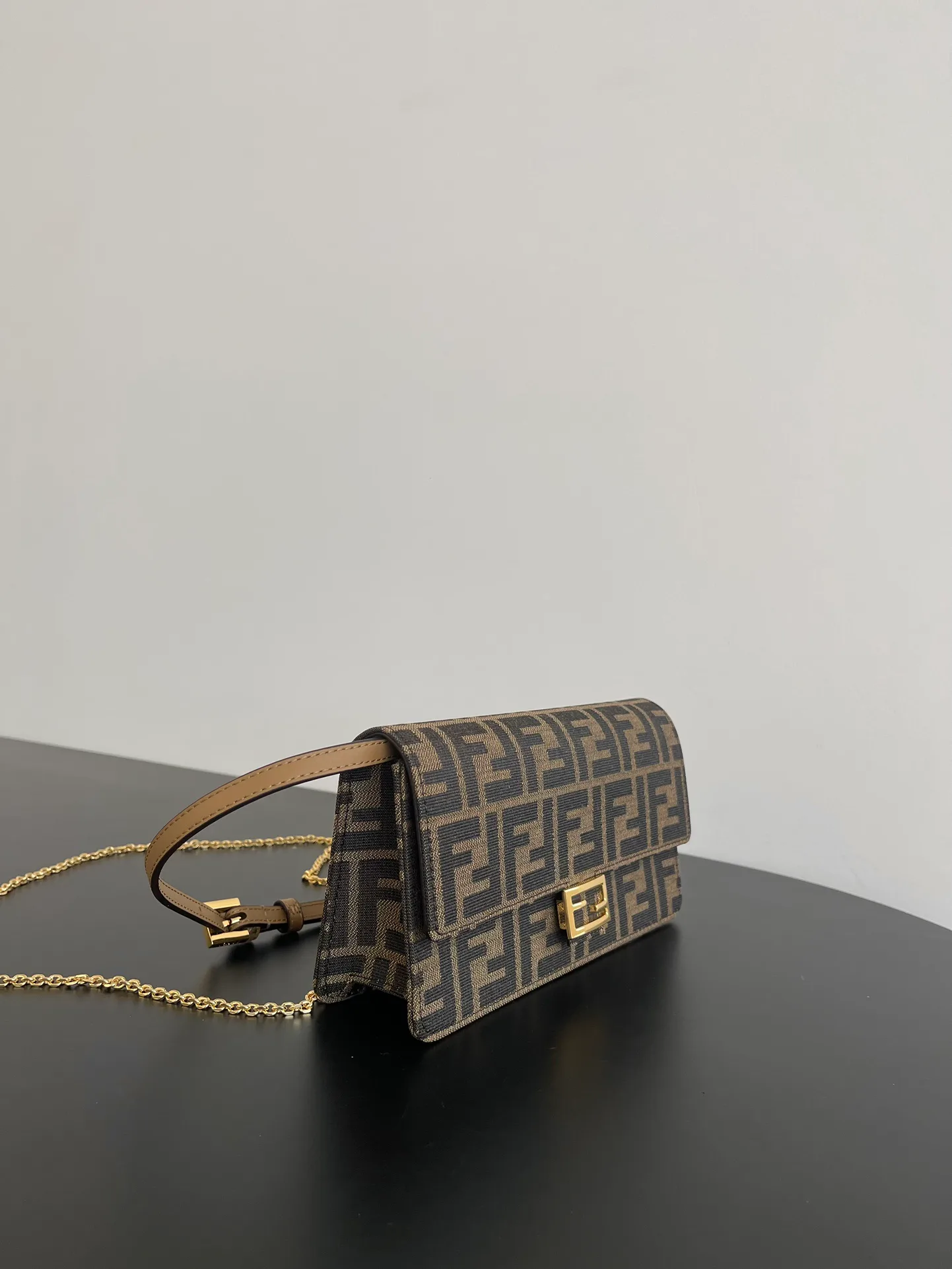 Сумки На Ремне Женские Fendi 13546257