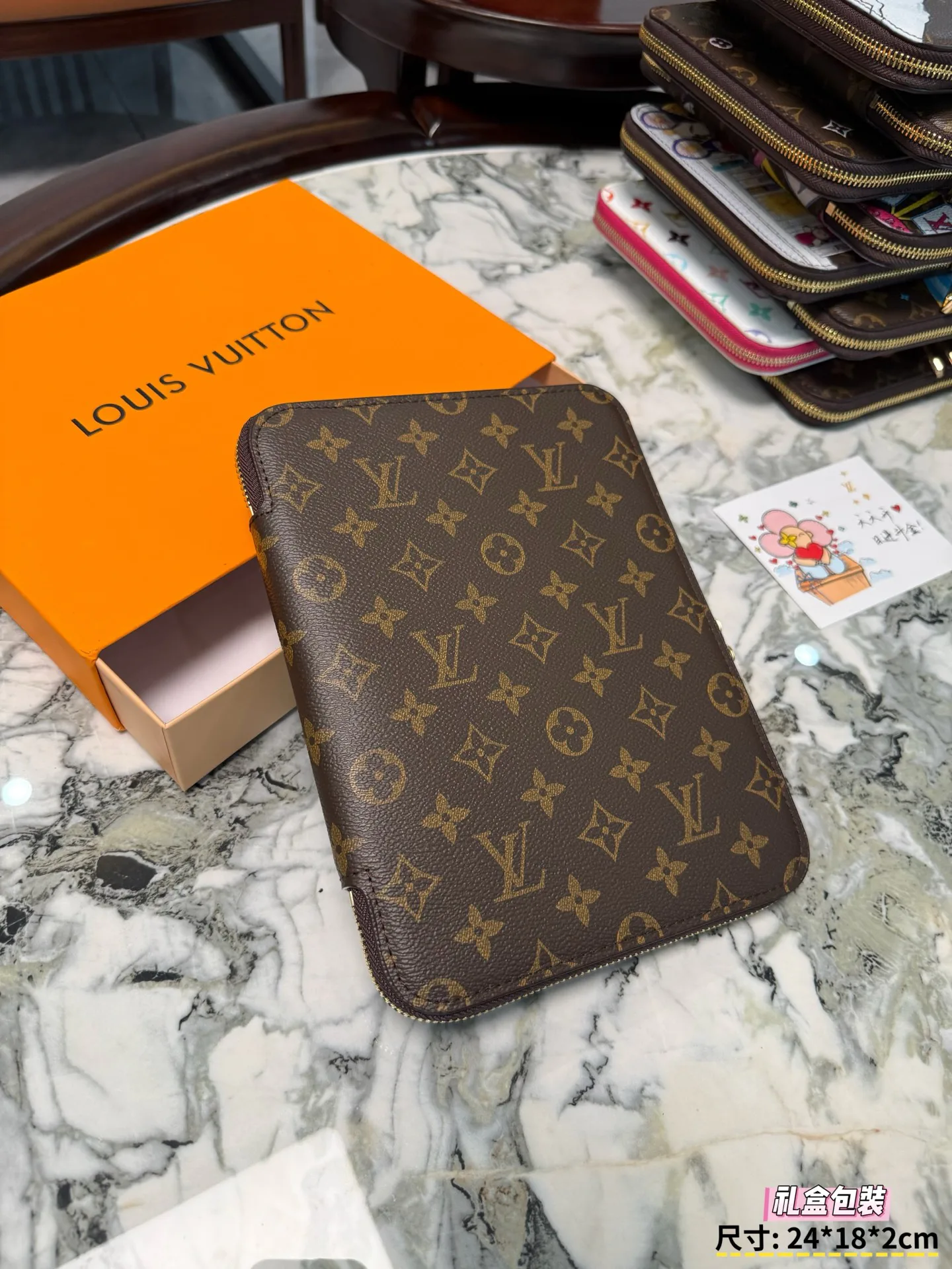 Клатчи Женские Louis Vuitton 18013760