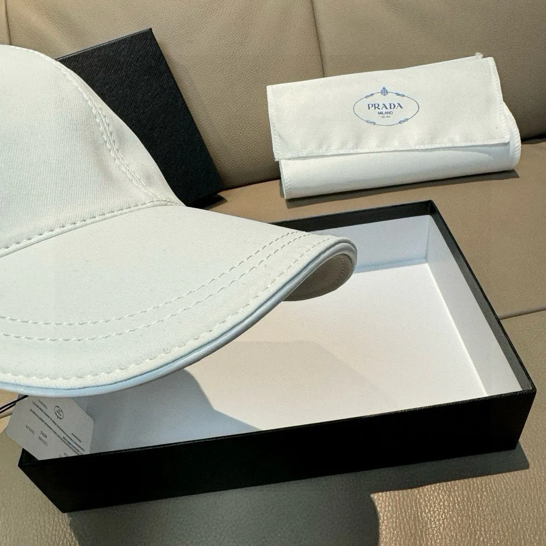 Головные Уборы Prada 17515249