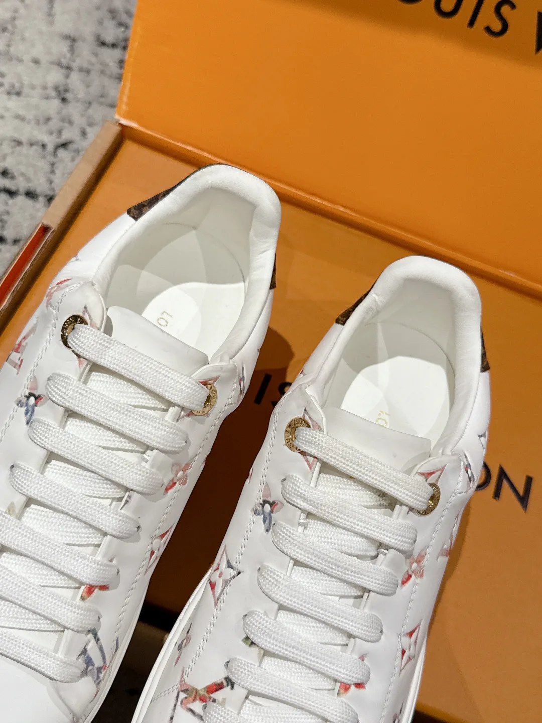 Кроссовки Женские Louis Vuitton 4502488