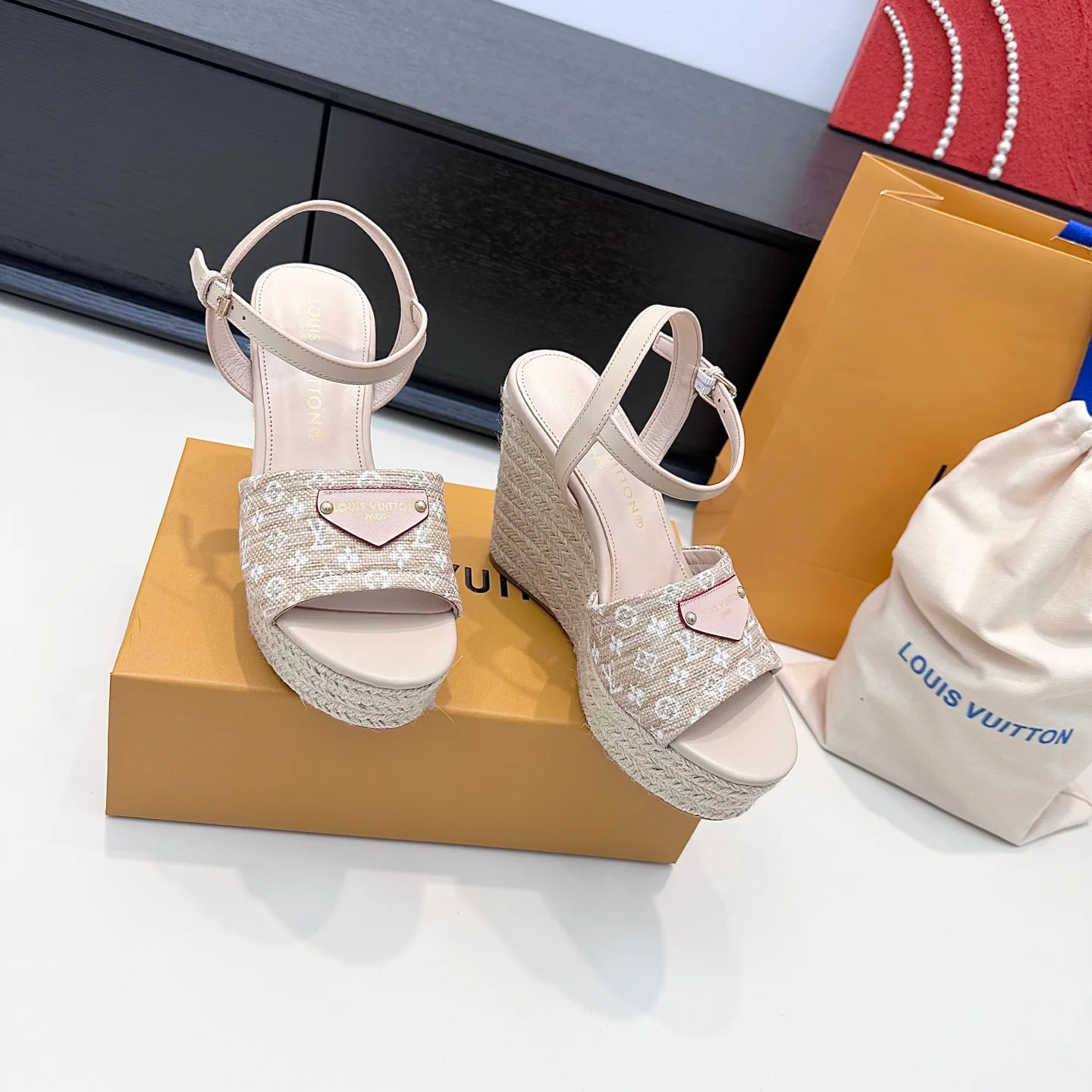 Сандалии Женские Louis Vuitton 11566075