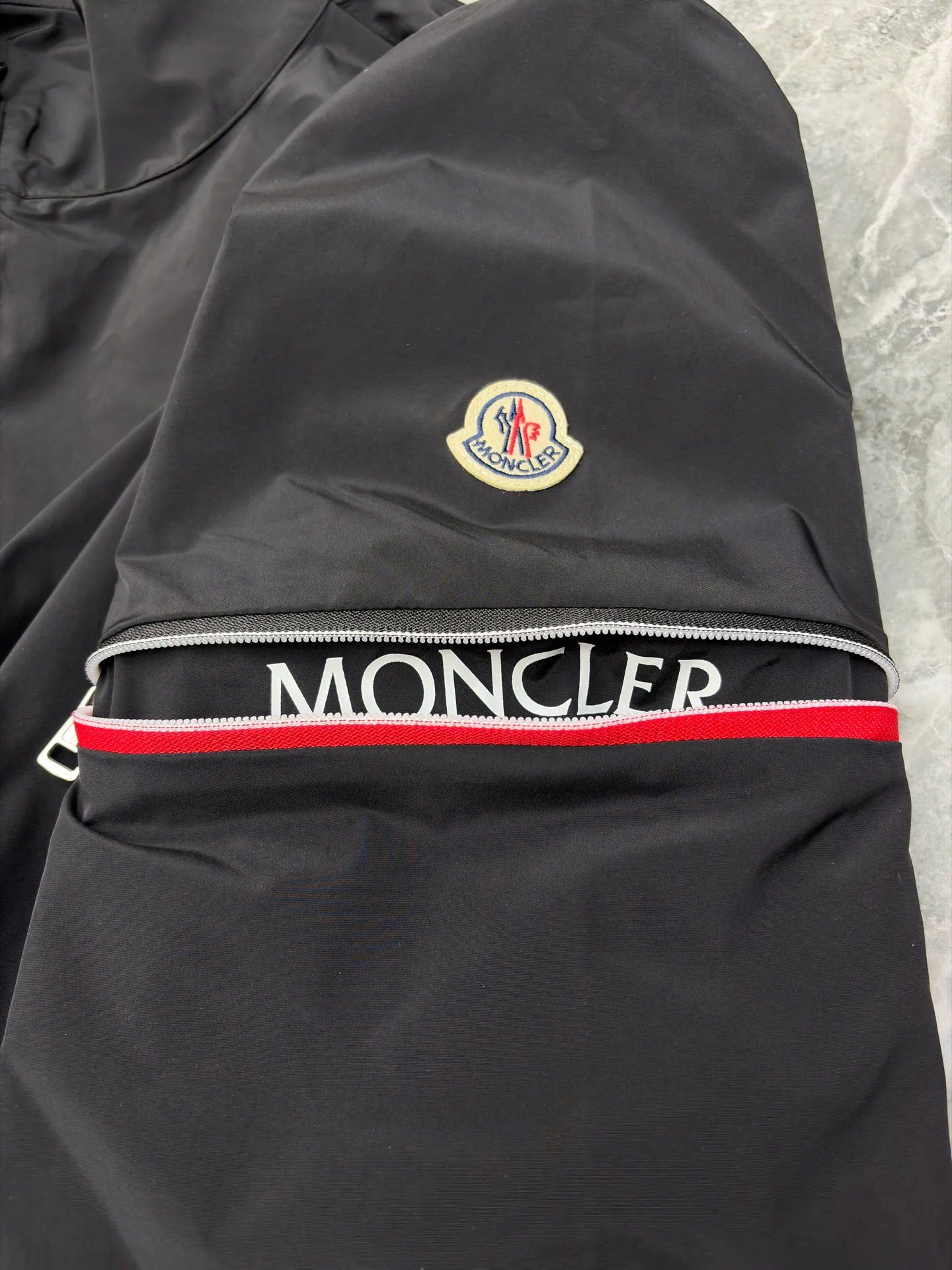 Куртки И Пуховики Женские Moncler 11690853