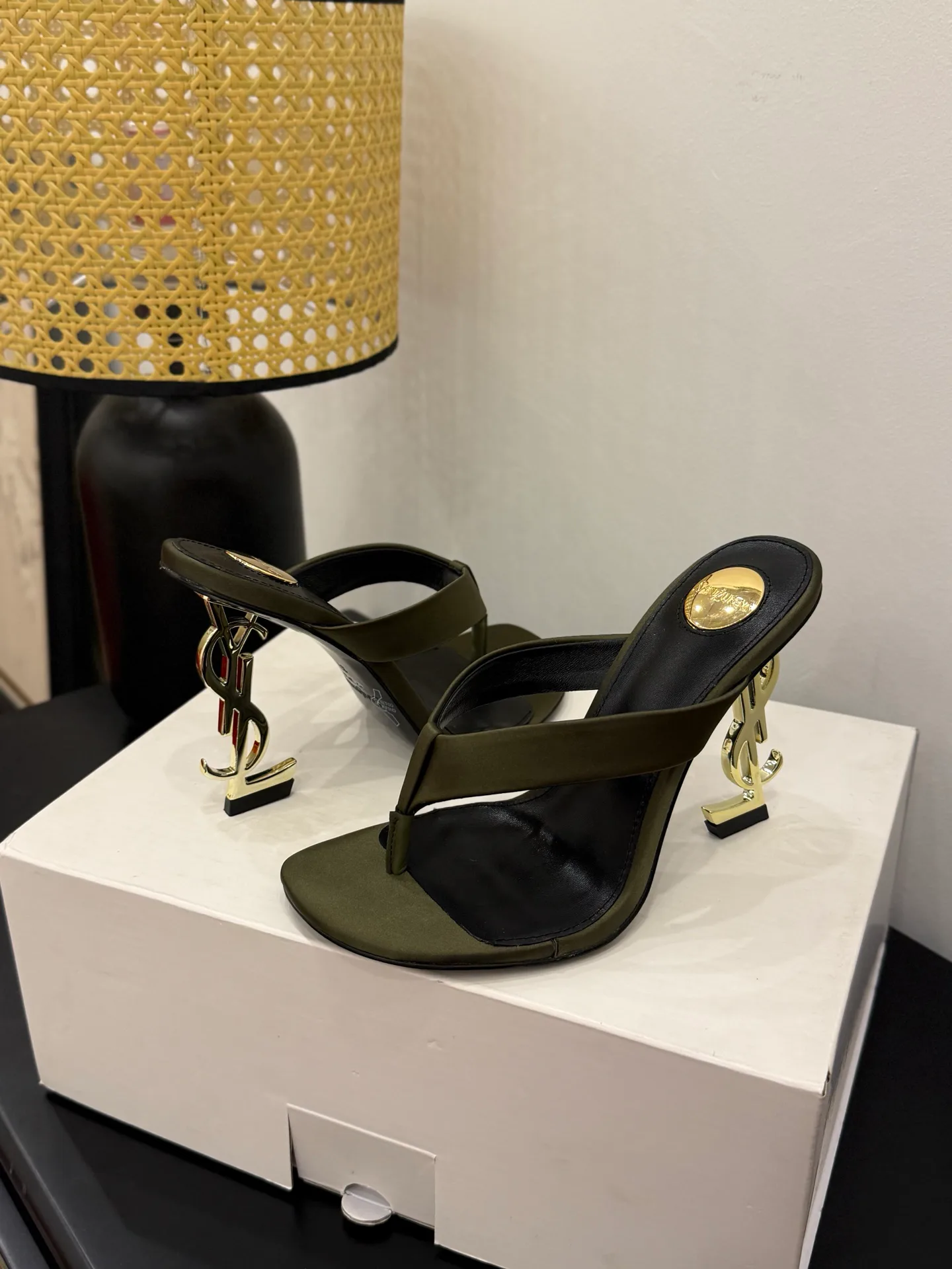 Босоножки Женские Saint Laurent 11739365