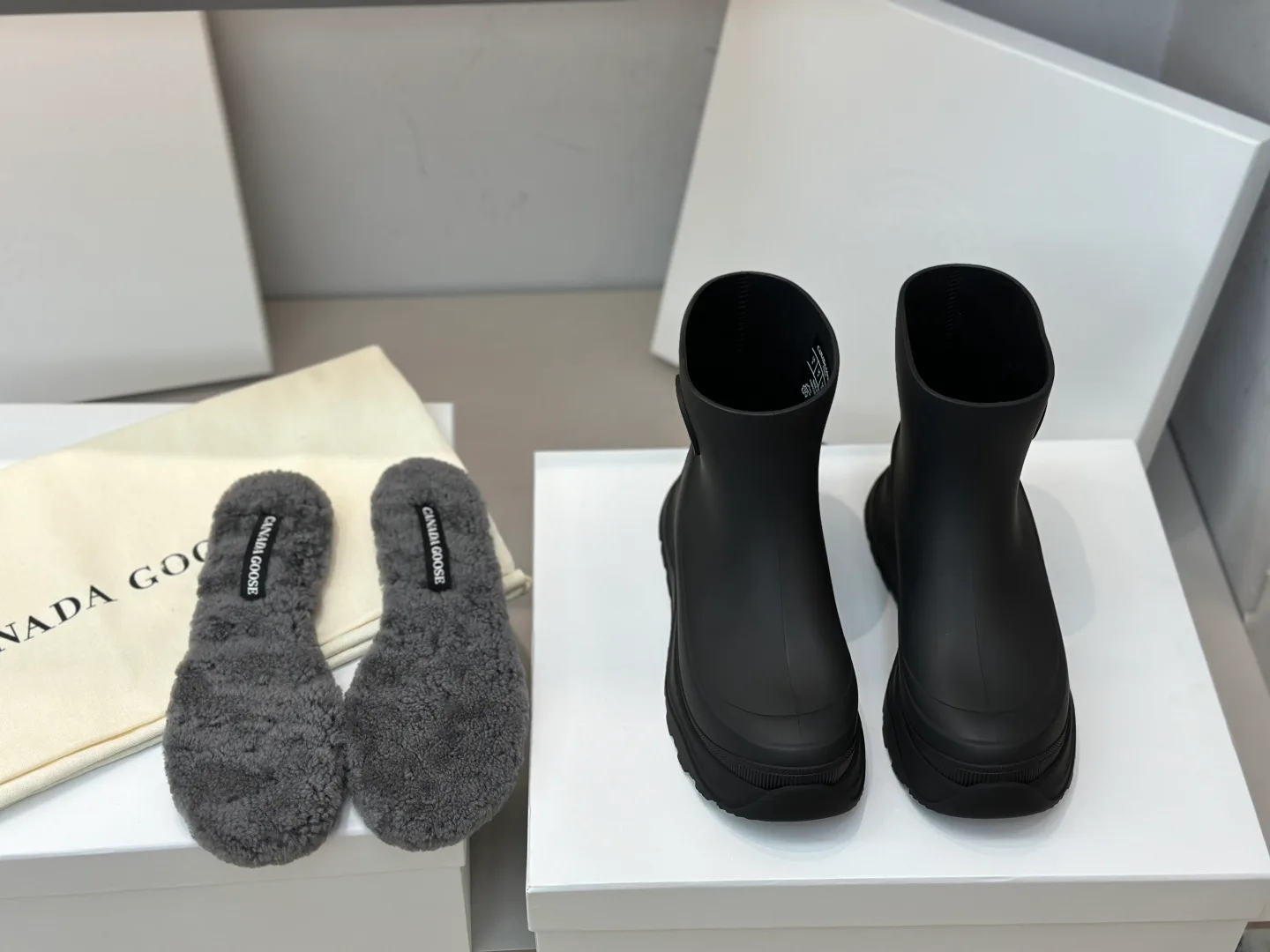 Сапоги Женские Canada Goose 11204352