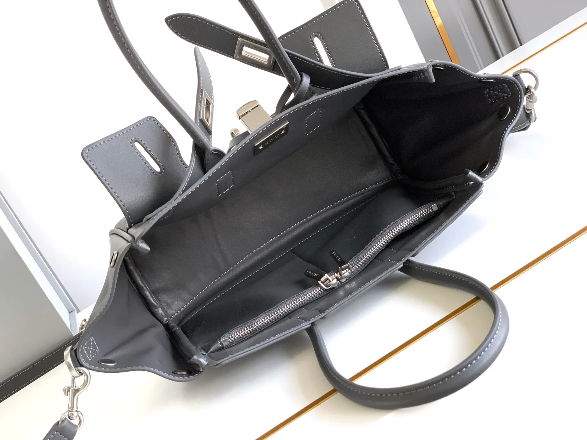 Сумки На Ремне Женские Balenciaga 84579