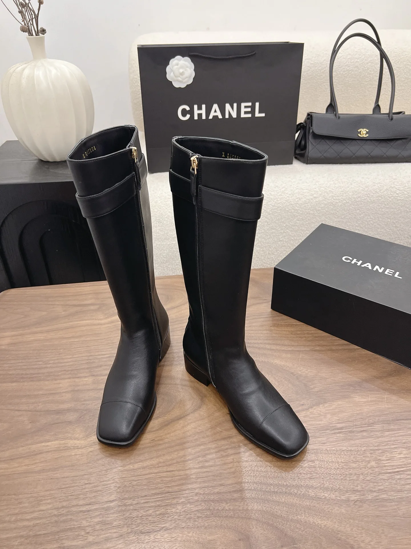 Сапоги Женские Chanel 17981369