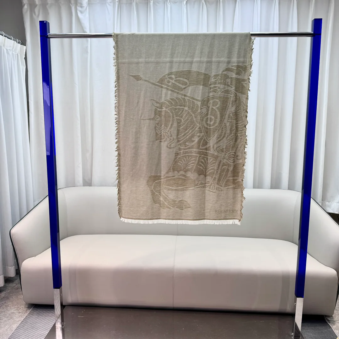 Шарфы Burberry 2399