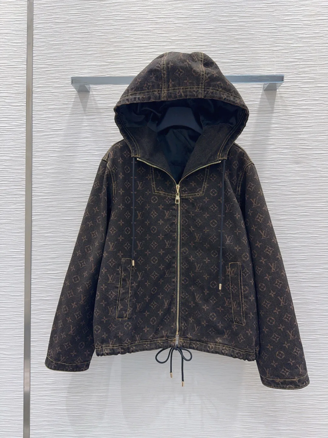 Куртки И Пуховики Женские Louis Vuitton 19284128