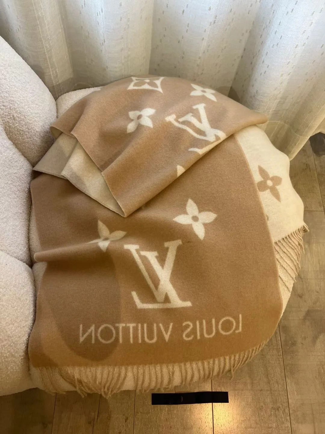 Шарфы Louis Vuitton 1437094