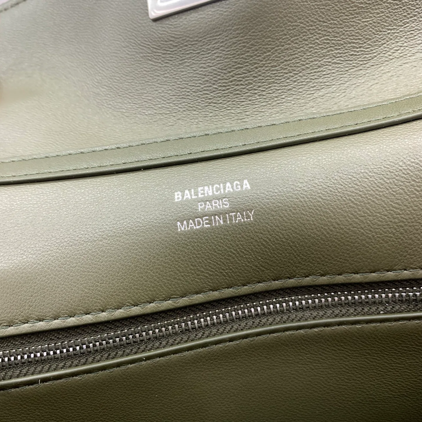 Классические Сумки Женские Balenciaga 18136512