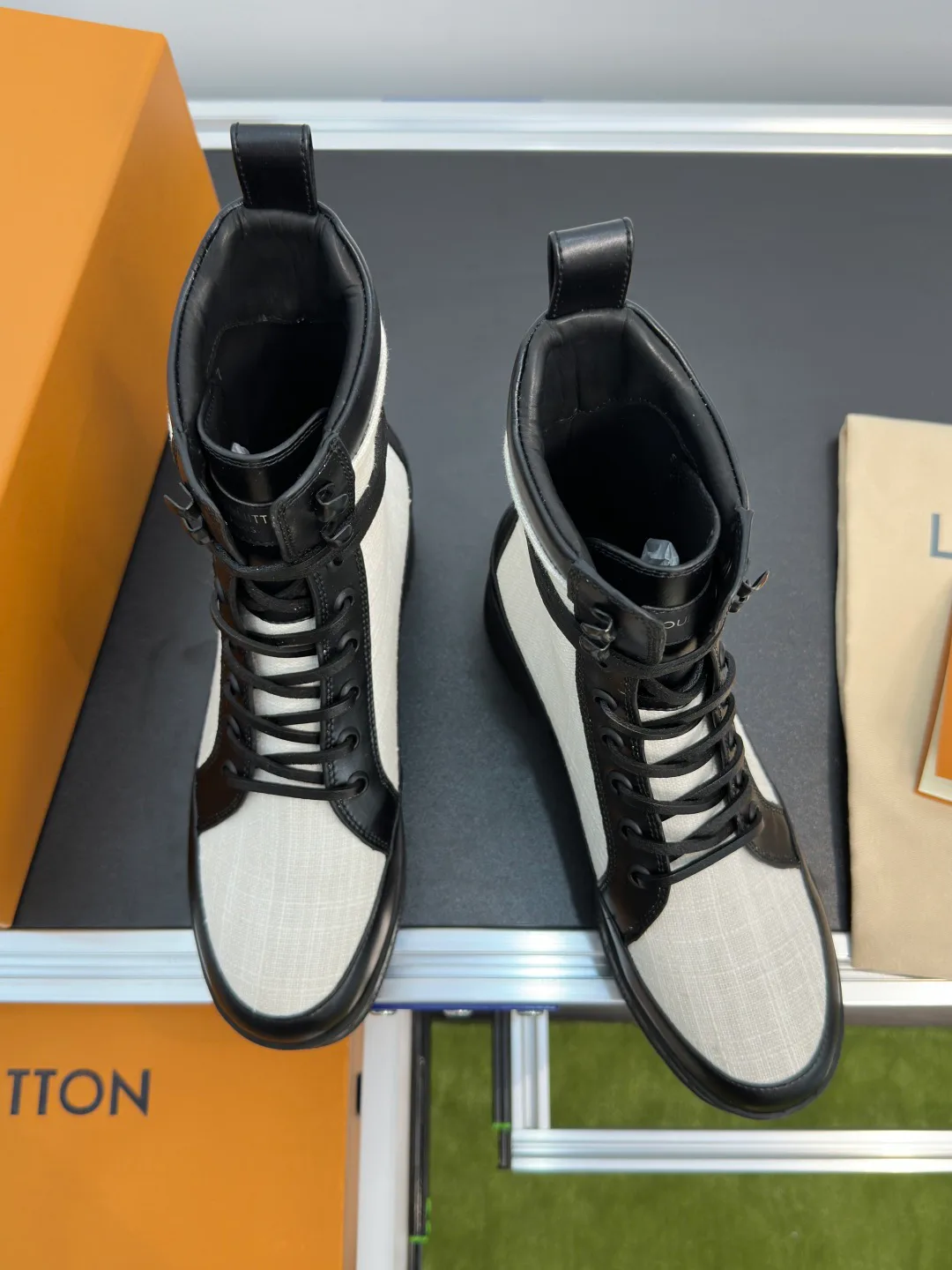 Ботинки Женские Louis Vuitton 18741671