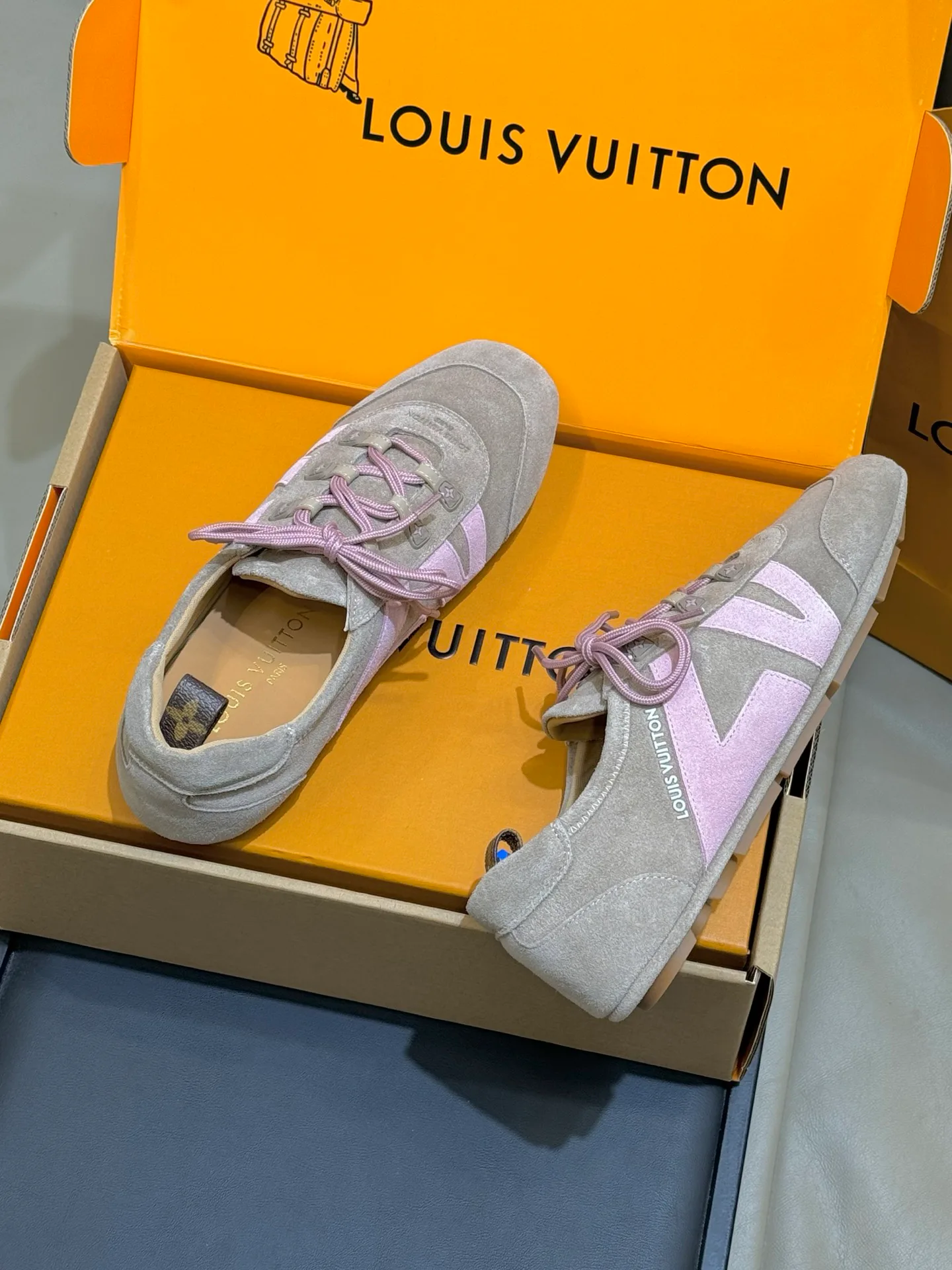 Кроссовки Женские Louis Vuitton 1280033