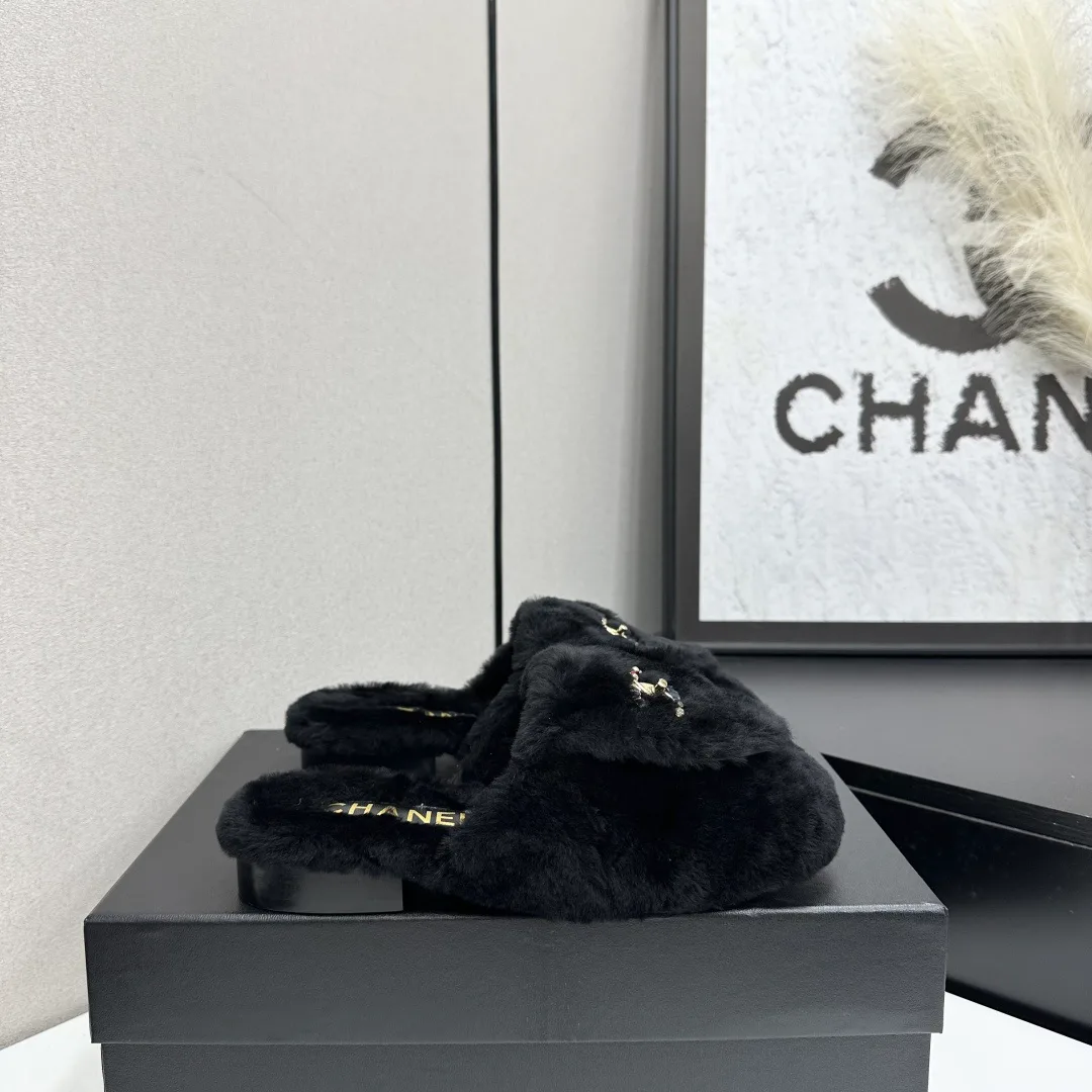 Тапочки Женские Chanel 18436111