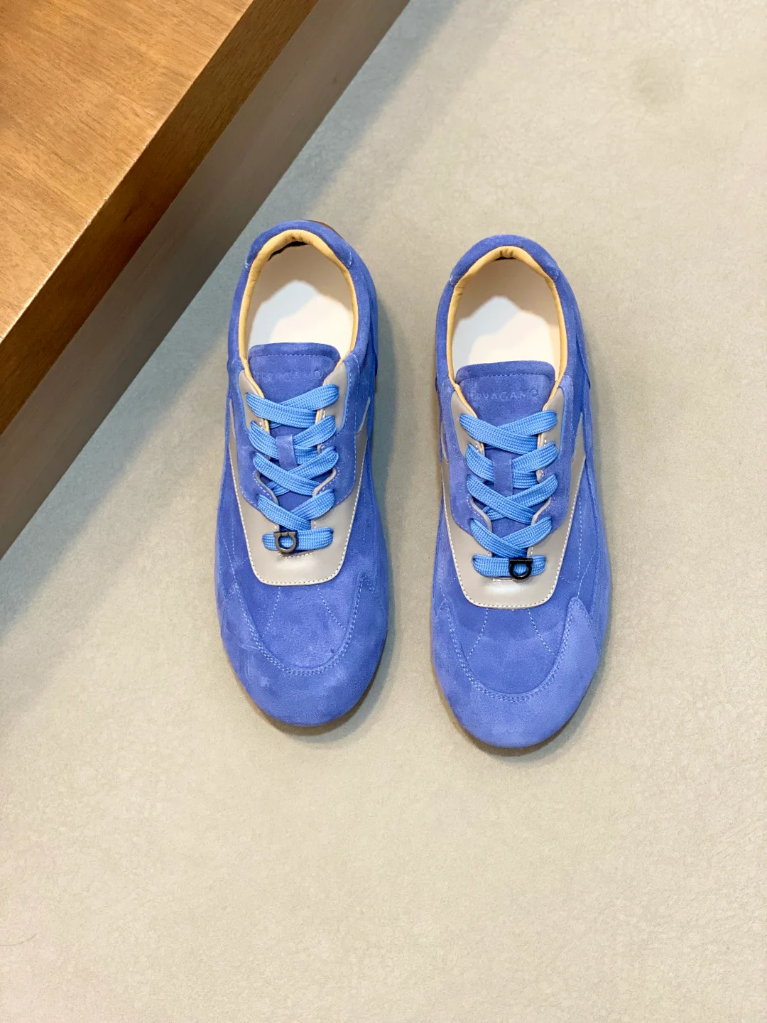 Кроссовки Мужские Salvatore Ferragamo 18274575