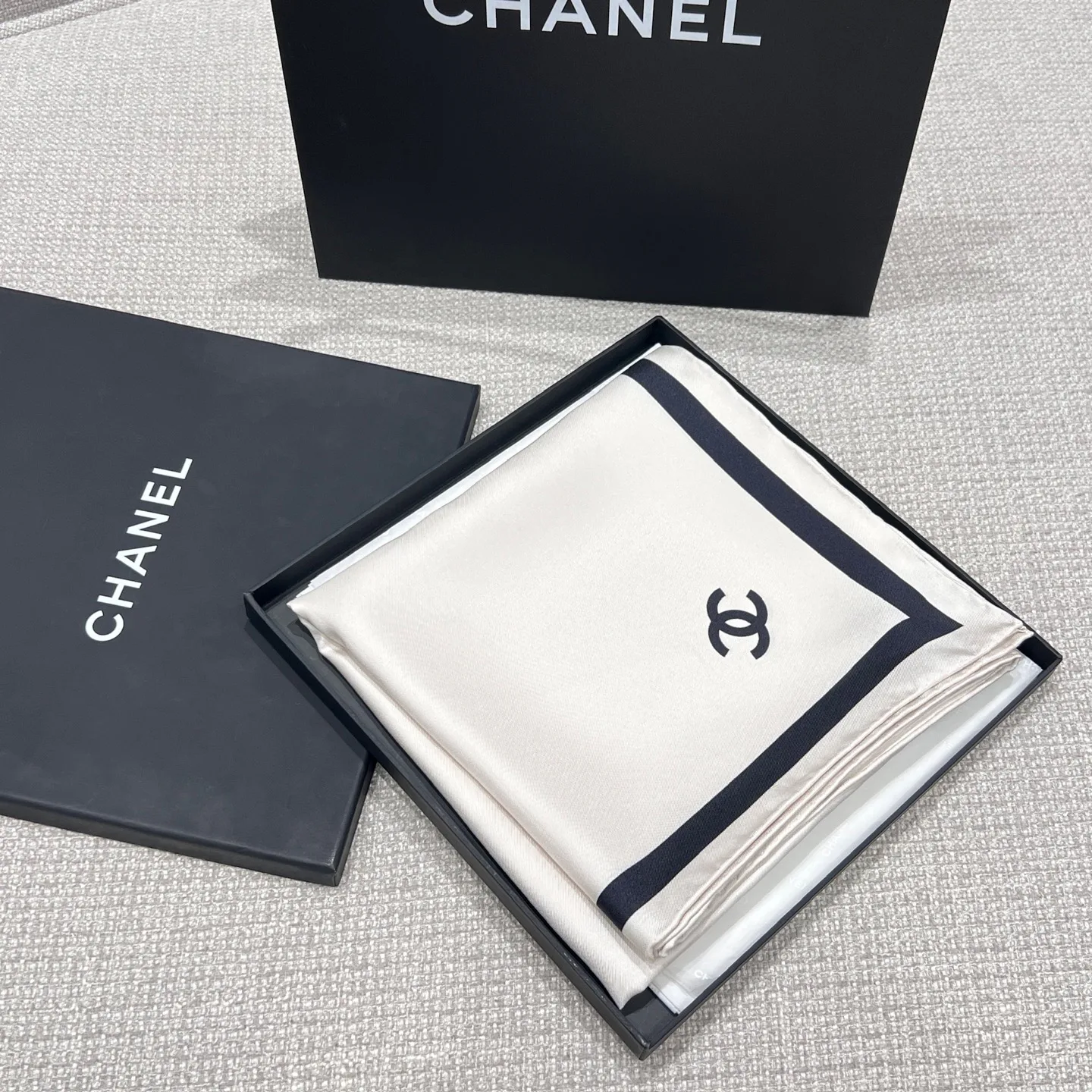 Платки Chanel 13268310