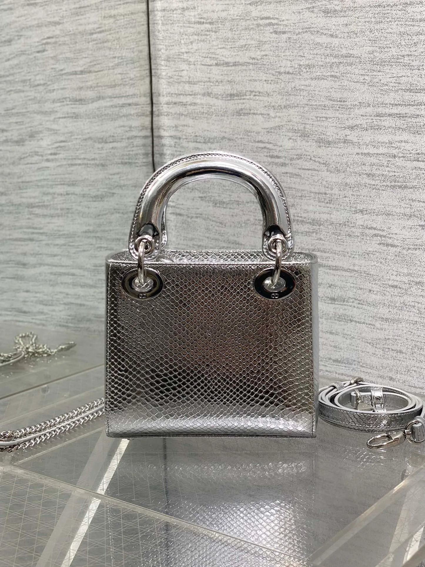 Классические Сумки Женские Christian Dior 12817890