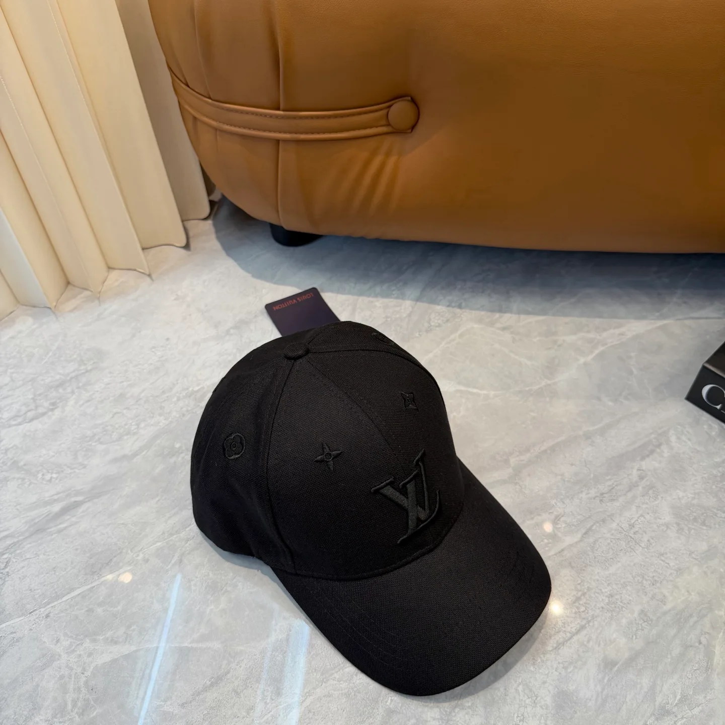 Головные Уборы Louis Vuitton 17467591