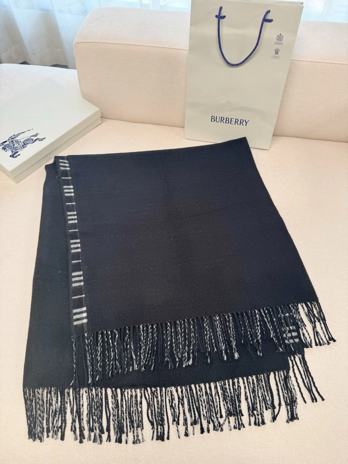 Шарфы Burberry 562883