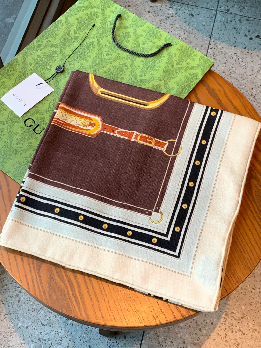 Шарфы Gucci 1036406