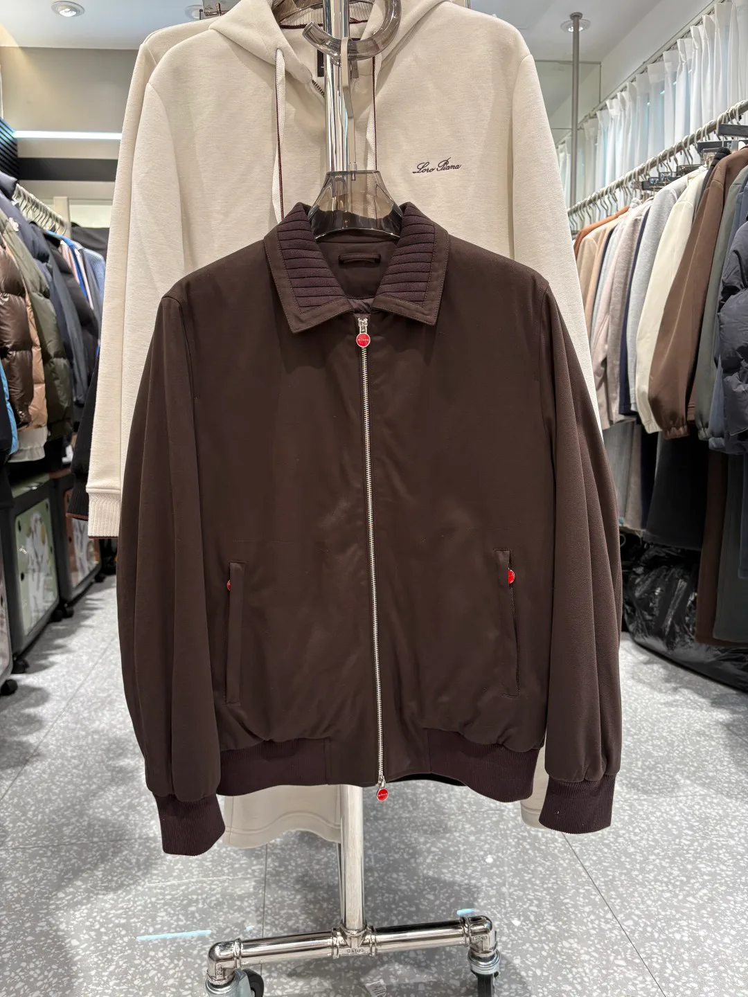 Куртки И Пуховики Мужские Kiton 1639318